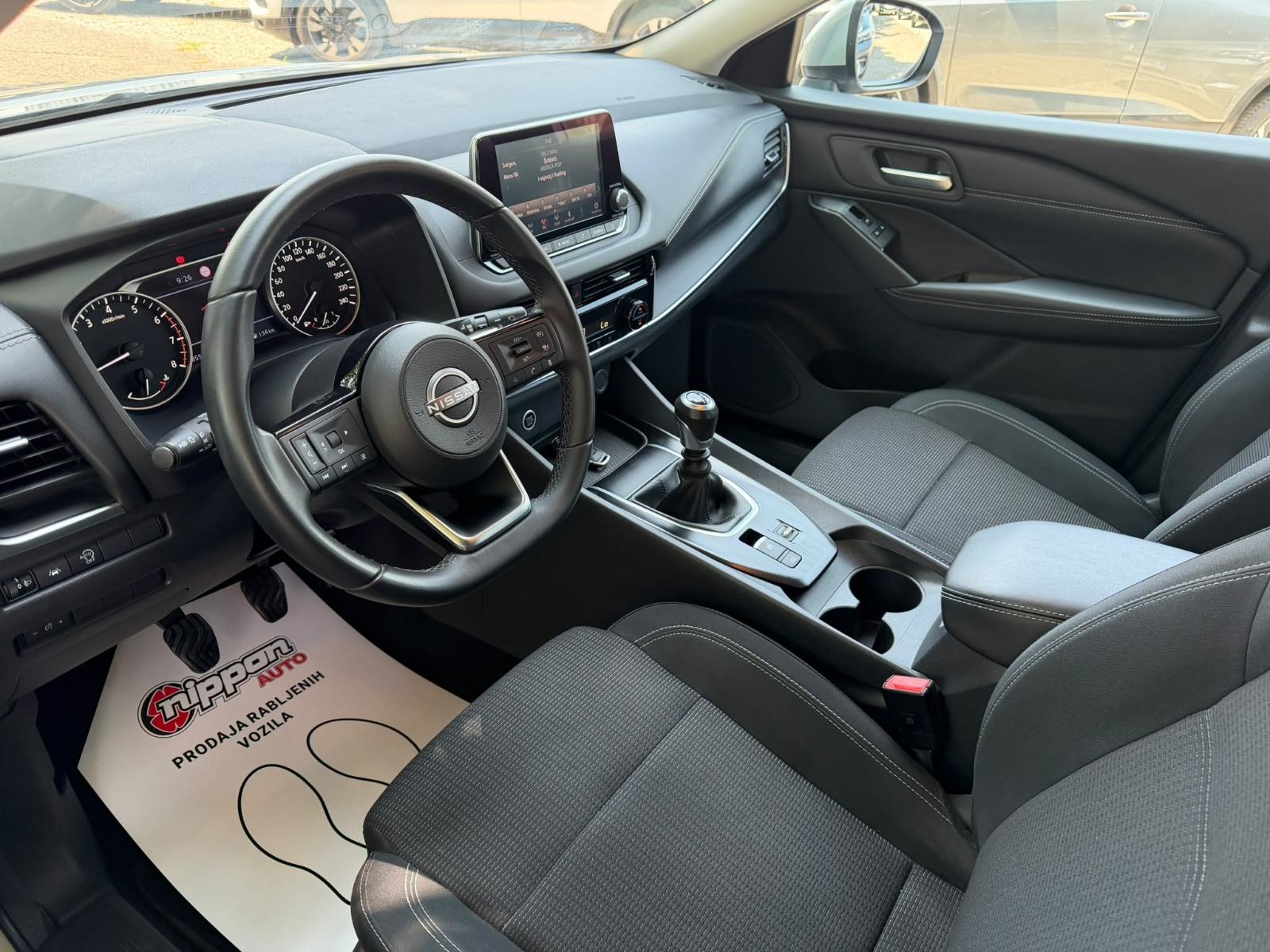 Nissan Qashqai 1.3 DIG-T - PRODANO, fotografija 9