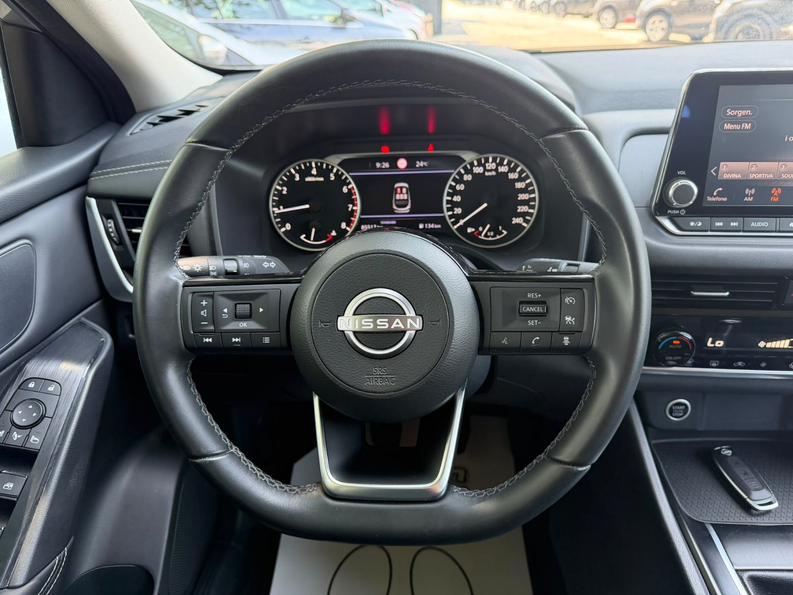 Nissan Qashqai 1.3 DIG-T - PRODANO, fotografija 13
