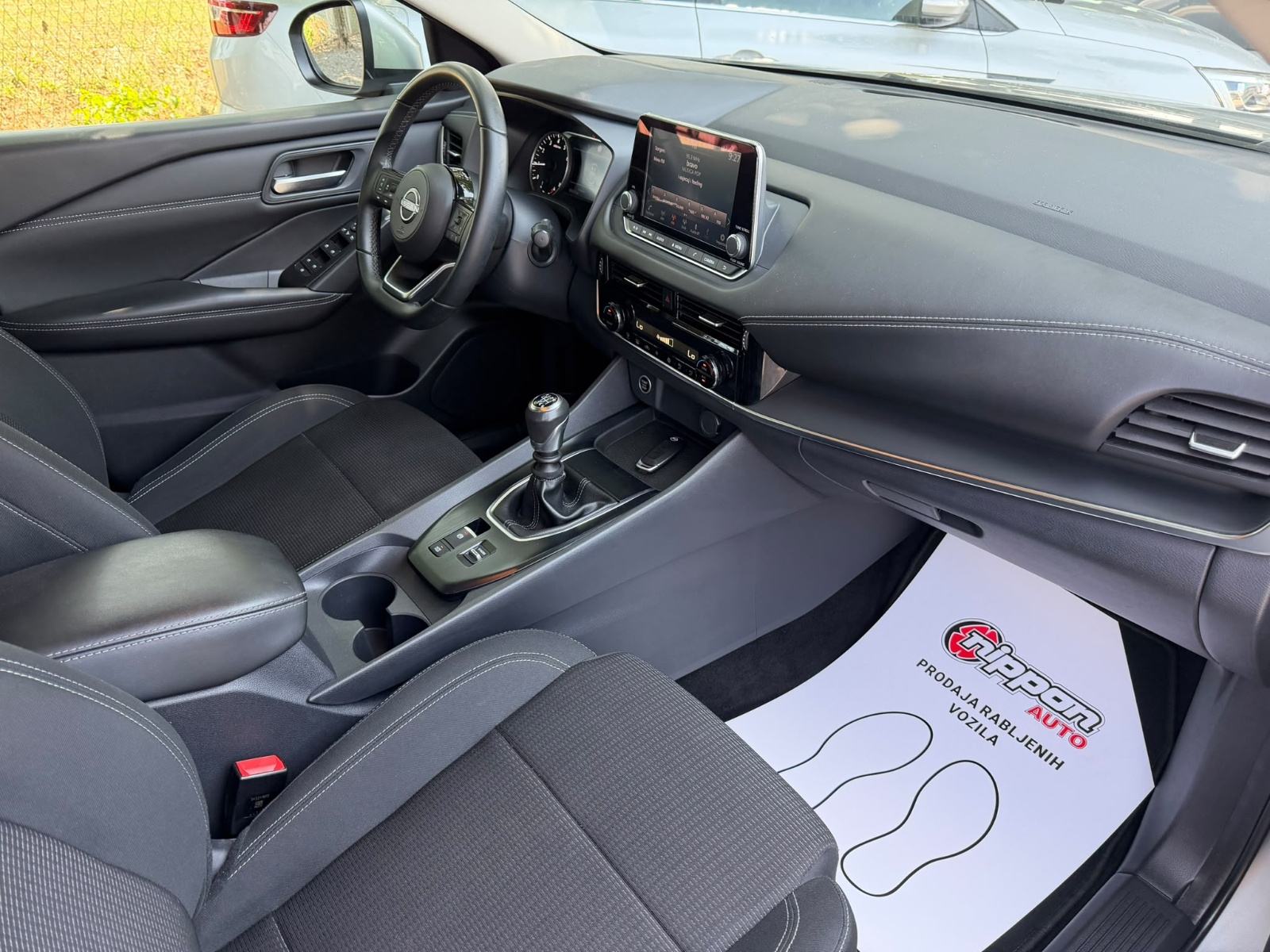 Nissan Qashqai 1.3 DIG-T - PRODANO, fotografija 17