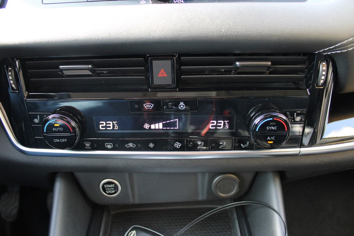 Nissan Qashqai 1,3 DIG-T MHEV N-Connecta, fotografija 16