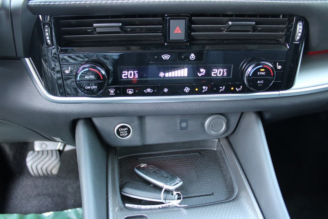 Nissan Qashqai 1,3 DIG-T MHEV N-Connecta X-Tronic, fotografija 17