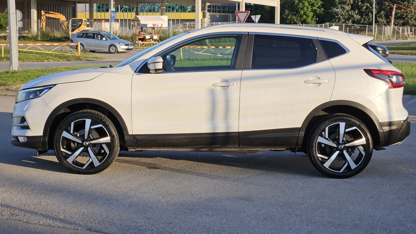Nissan Qashqai 1,2 DIG-T**TEKNA PLUS 78 TKM XENON NAVI KAM.PANORAMA*, fotografija 3