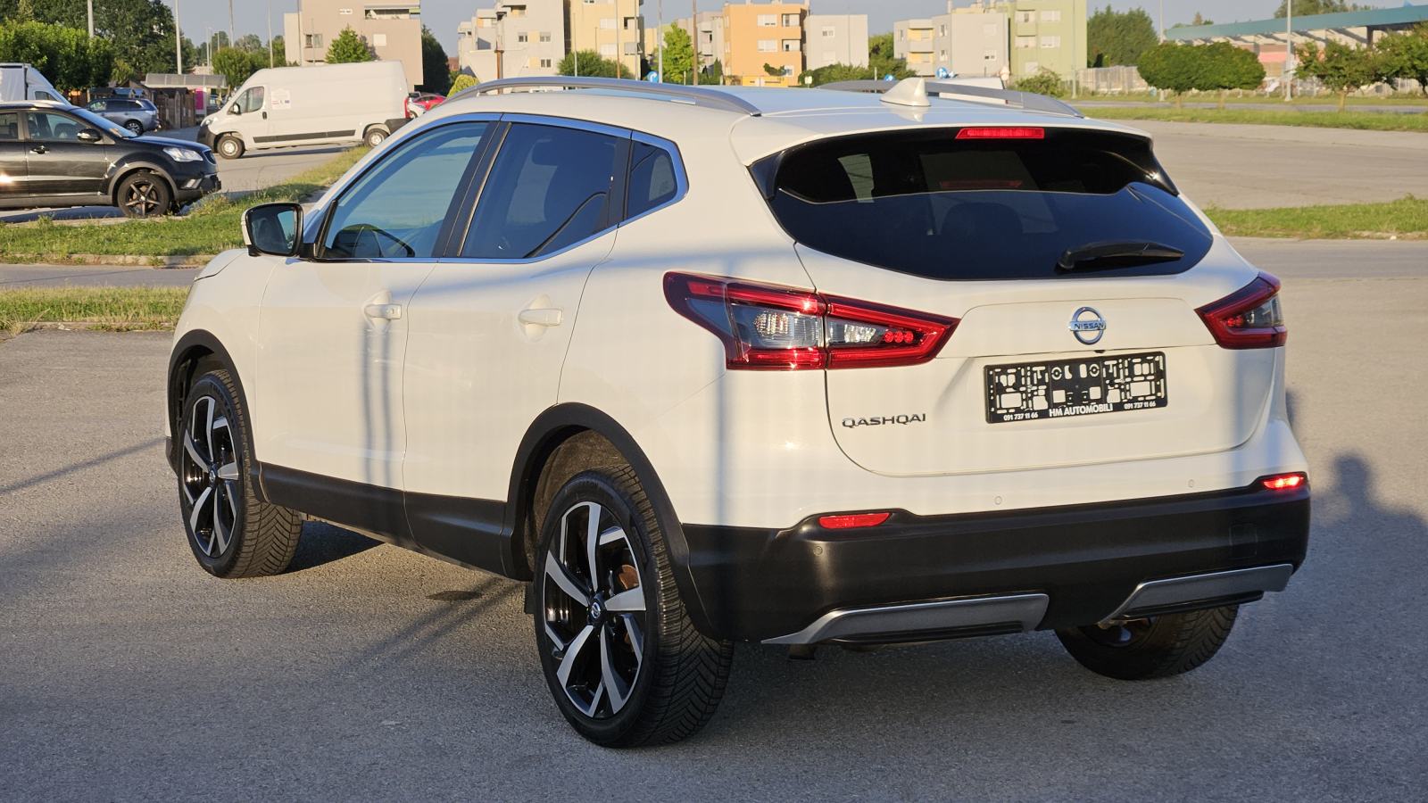 Nissan Qashqai 1,2 DIG-T**TEKNA PLUS 78 TKM XENON NAVI KAM.PANORAMA*, fotografija 5
