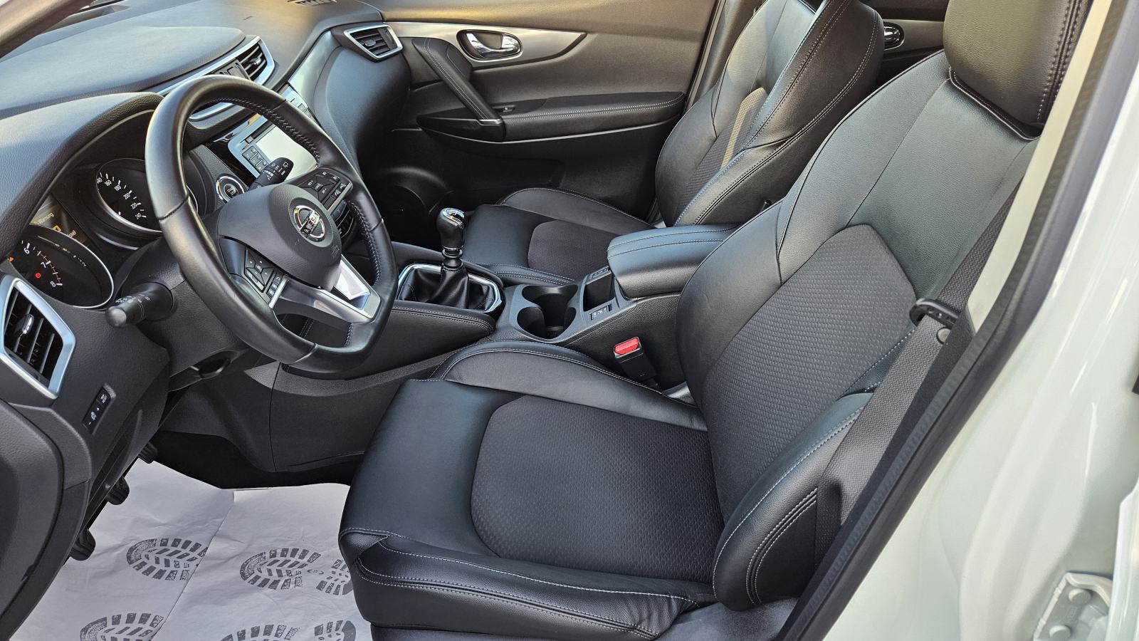 Nissan Qashqai 1,2 DIG-T**TEKNA PLUS 78 TKM XENON NAVI KAM.PANORAMA*, fotografija 18