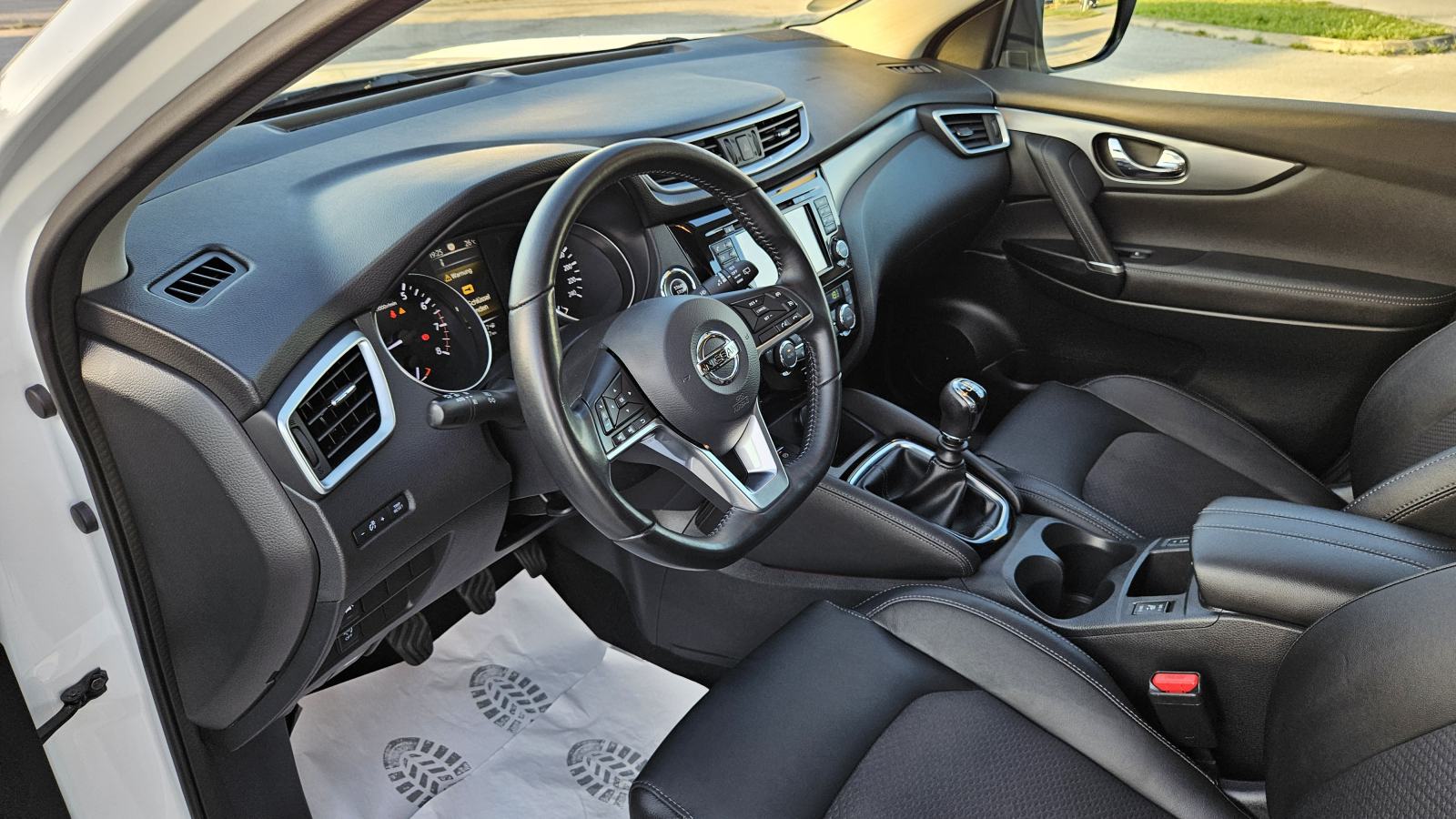 Nissan Qashqai 1,2 DIG-T**TEKNA PLUS 78 TKM XENON NAVI KAM.PANORAMA*, fotografija 19