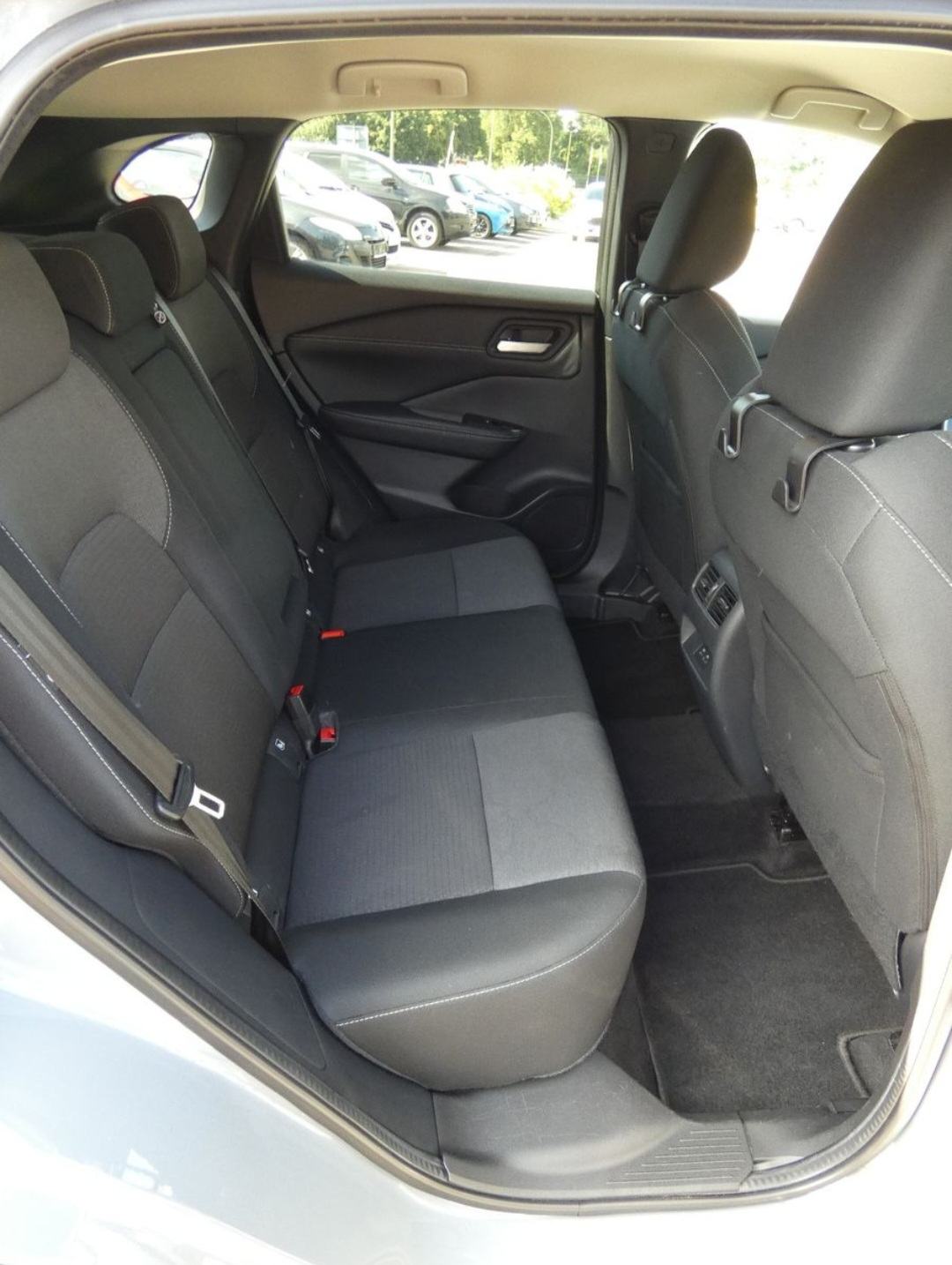 Nissan Qashqai 1.3 DIG-T N-Connecta -LED-NAVI-ALU-KAMERA 360-JAMSTVO, fotografija 14