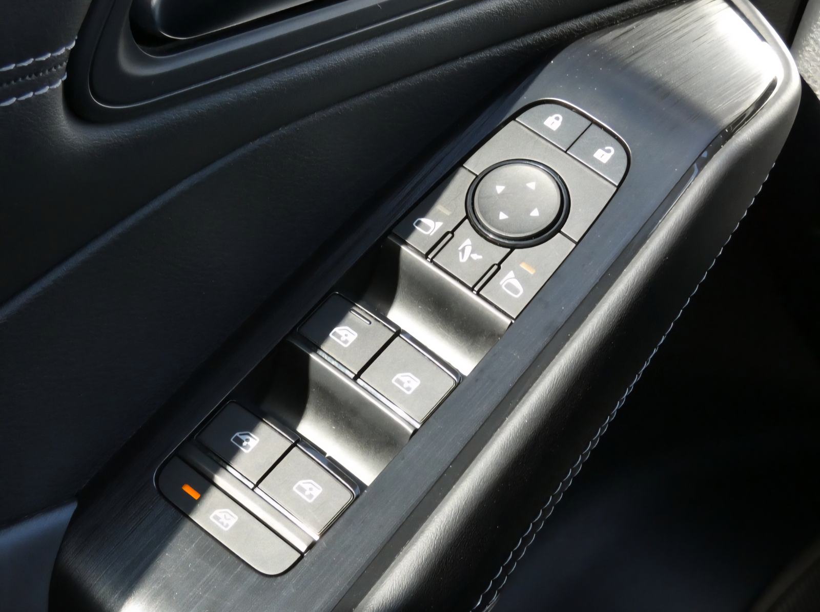 Nissan Qashqai 1.3 DIG-T N-Connecta -LED-NAVI-ALU-KAMERA 360-JAMSTVO, fotografija 13