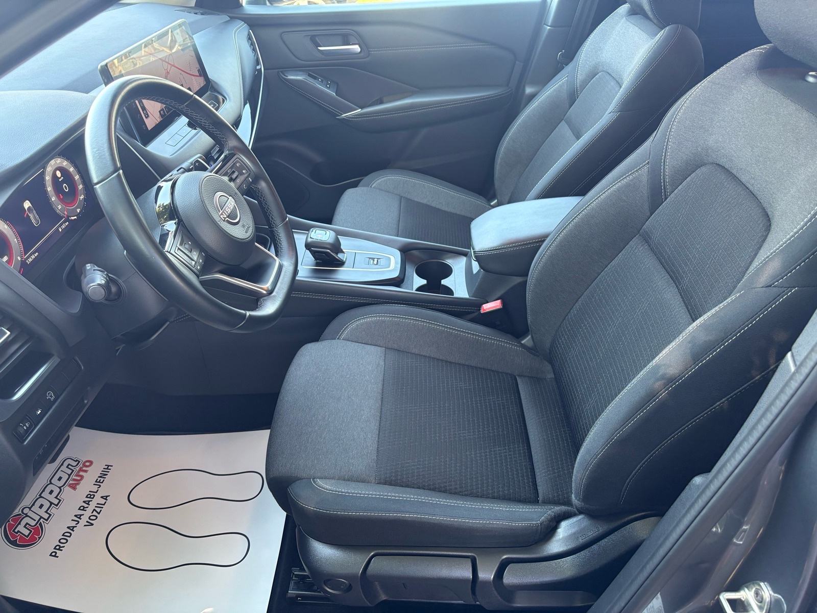 Nissan Qashqai 1.3 DIG-T NAVI - 53.000KM - AUTOMATIK - KAMERA -LEASING, fotografija 13