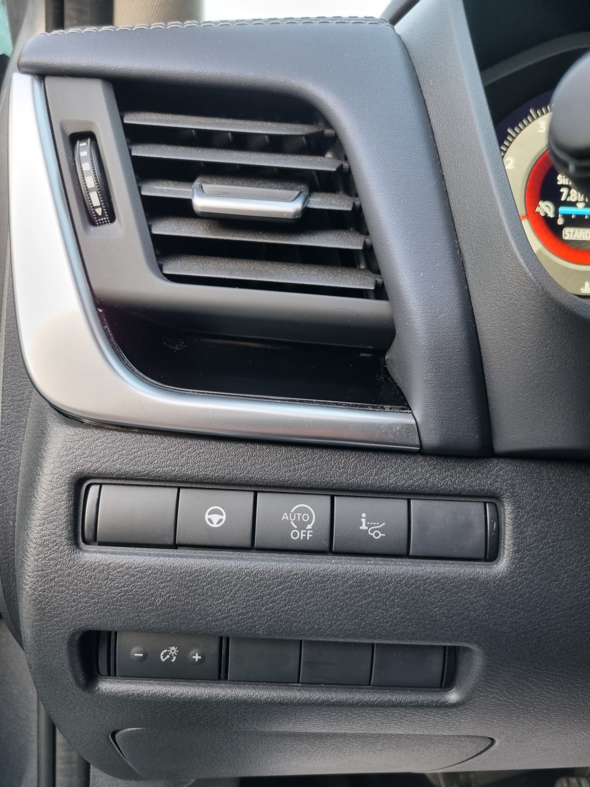 Nissan Qashqai 1,3 DIG-T Premiere Edition -LED-NAVI-ALU-KAM.360-PANO, fotografija 17