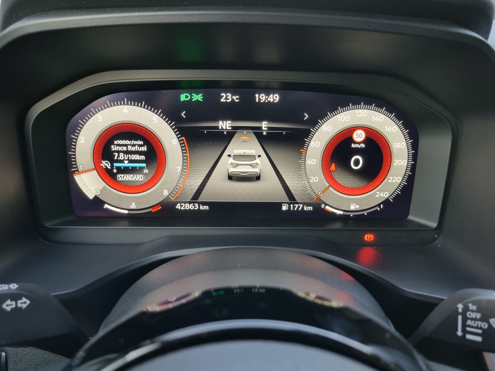 Nissan Qashqai 1,3 DIG-T Premiere Edition -LED-NAVI-ALU-KAM.360-PANO, fotografija 12