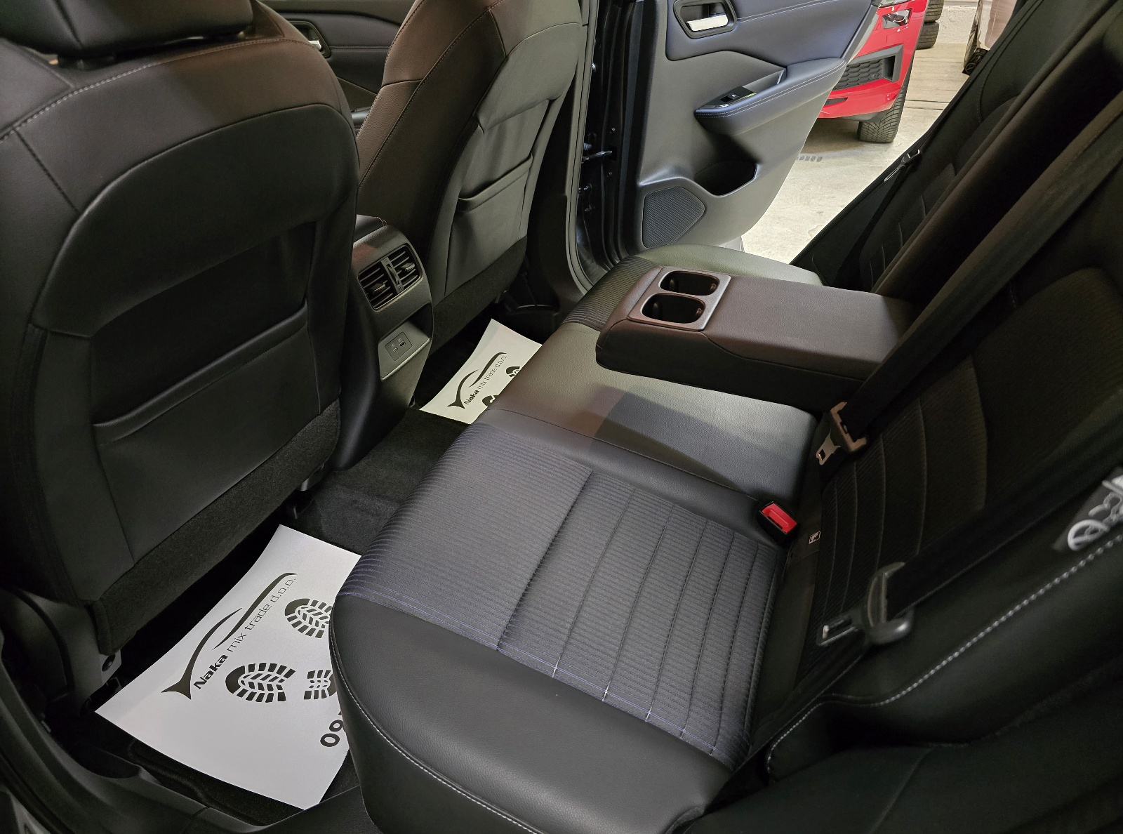 Nissan Qashqai 1,3 DIG-T Premiere Edition LED/PANO/HEAD-UP/NAV/360KAM, fotografija 19