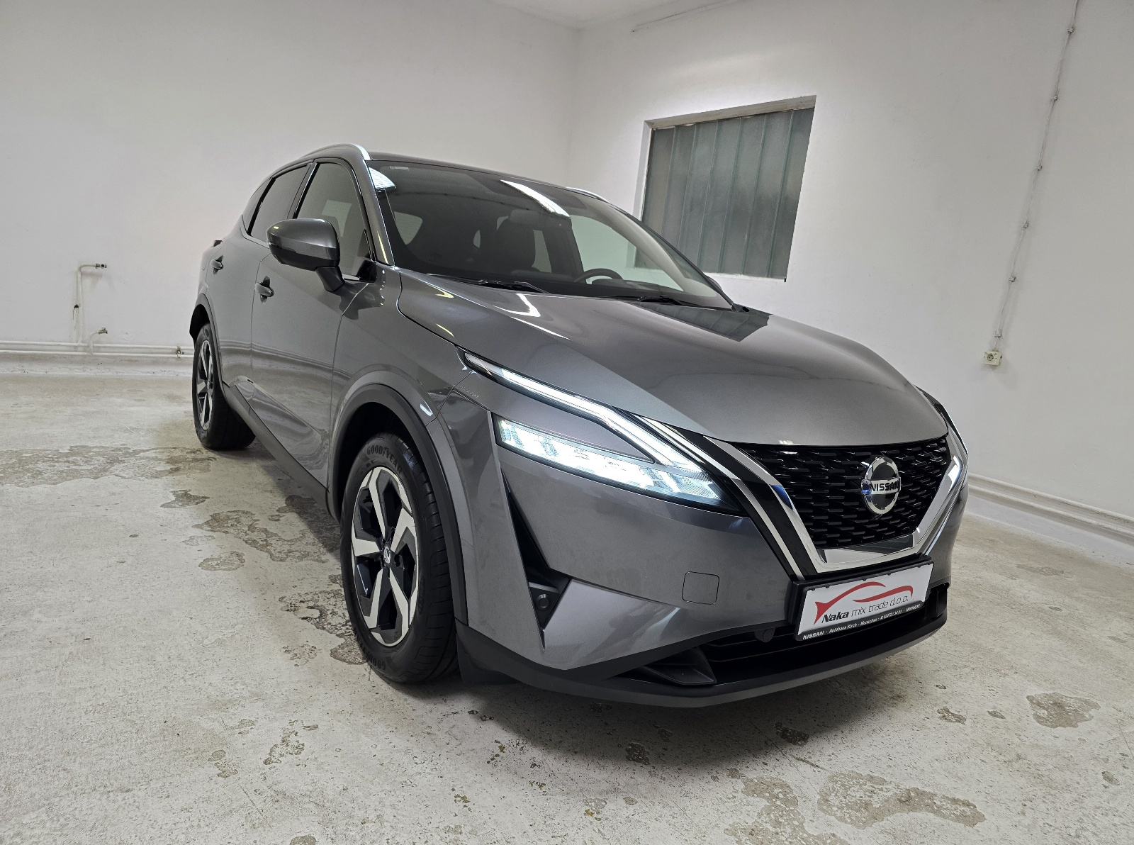 Nissan Qashqai 1,3 DIG-T Premiere Edition LED/PANO/HEAD-UP/NAV/360KAM, fotografija 8