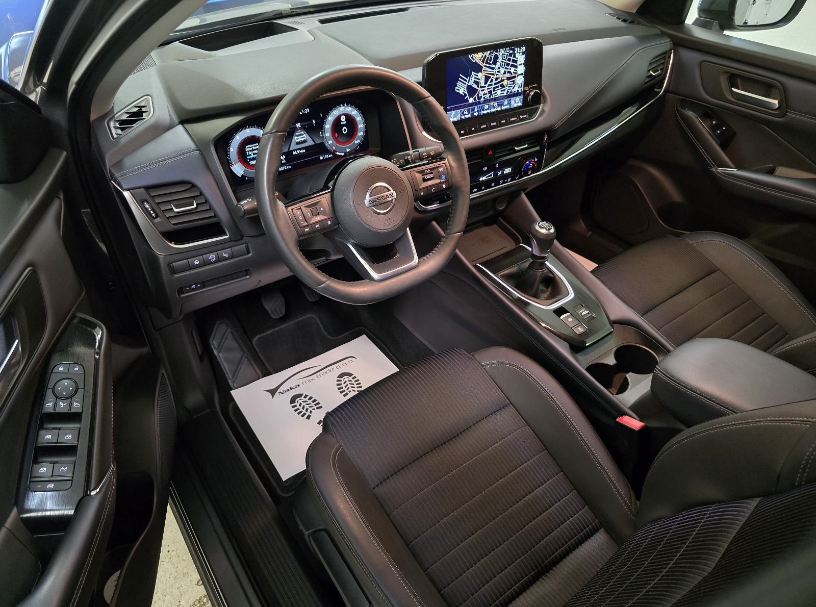 Nissan Qashqai 1,3 DIG-T Premiere Edition LED/PANO/HEAD-UP/NAV/360KAM, fotografija 11