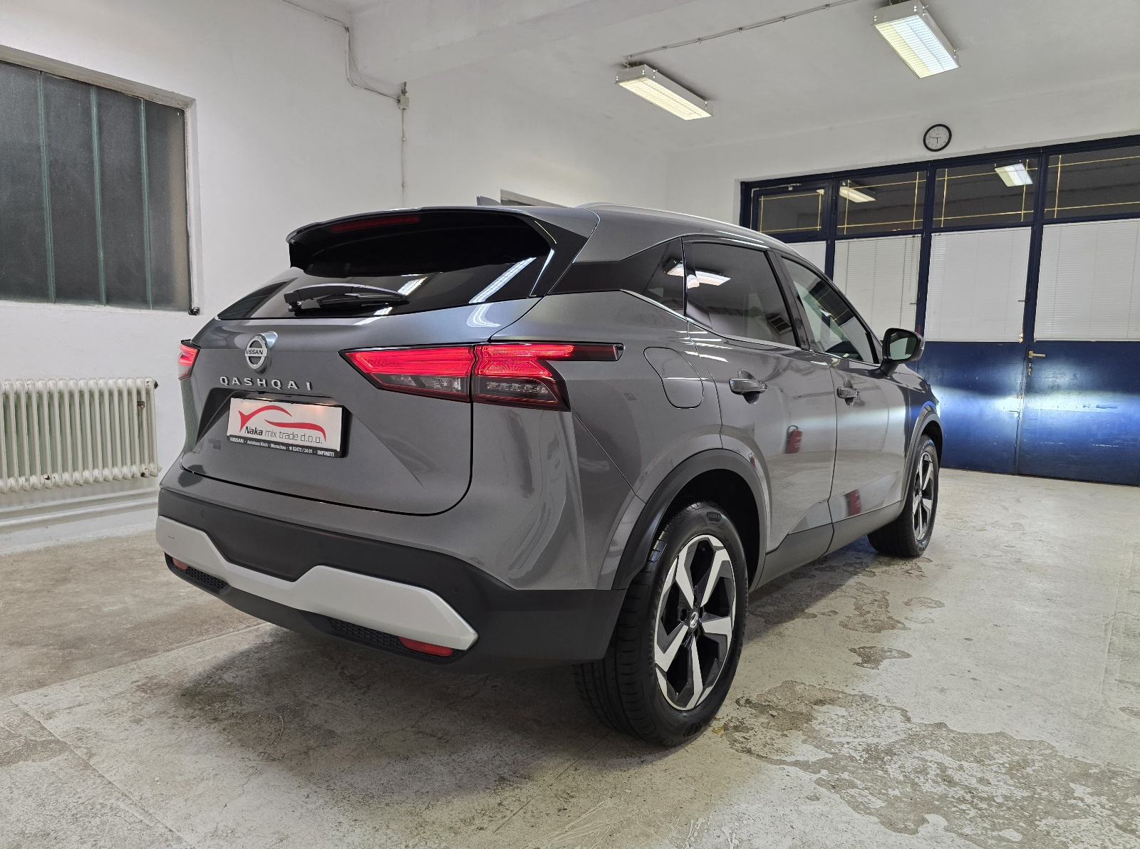 Nissan Qashqai 1,3 DIG-T Premiere Edition LED/PANO/HEAD-UP/NAV/360KAM, fotografija 6