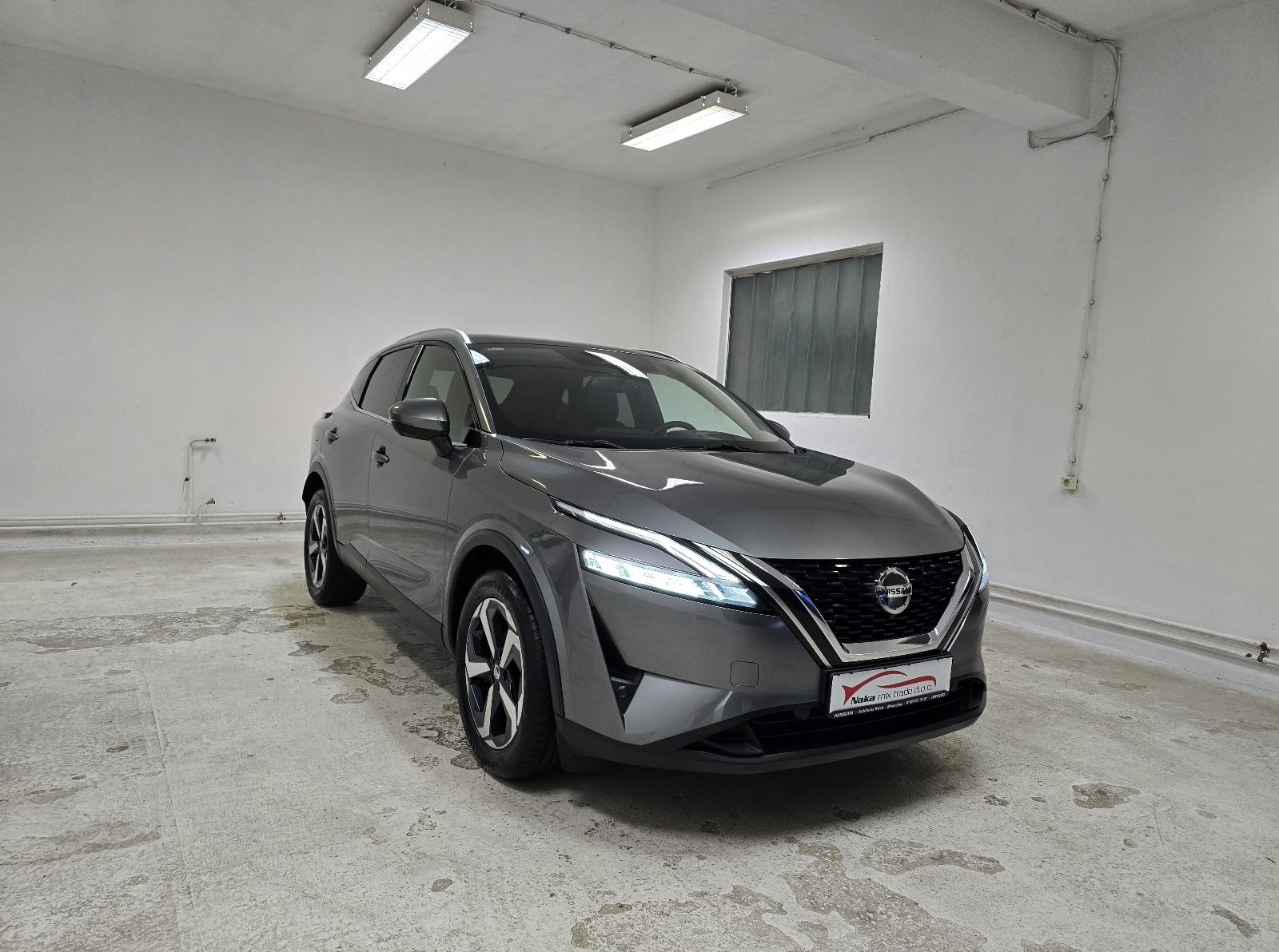 Nissan Qashqai 1,3 DIG-T Premiere Edition LED/PANO/HEAD-UP/NAV/360KAM, fotografija 7