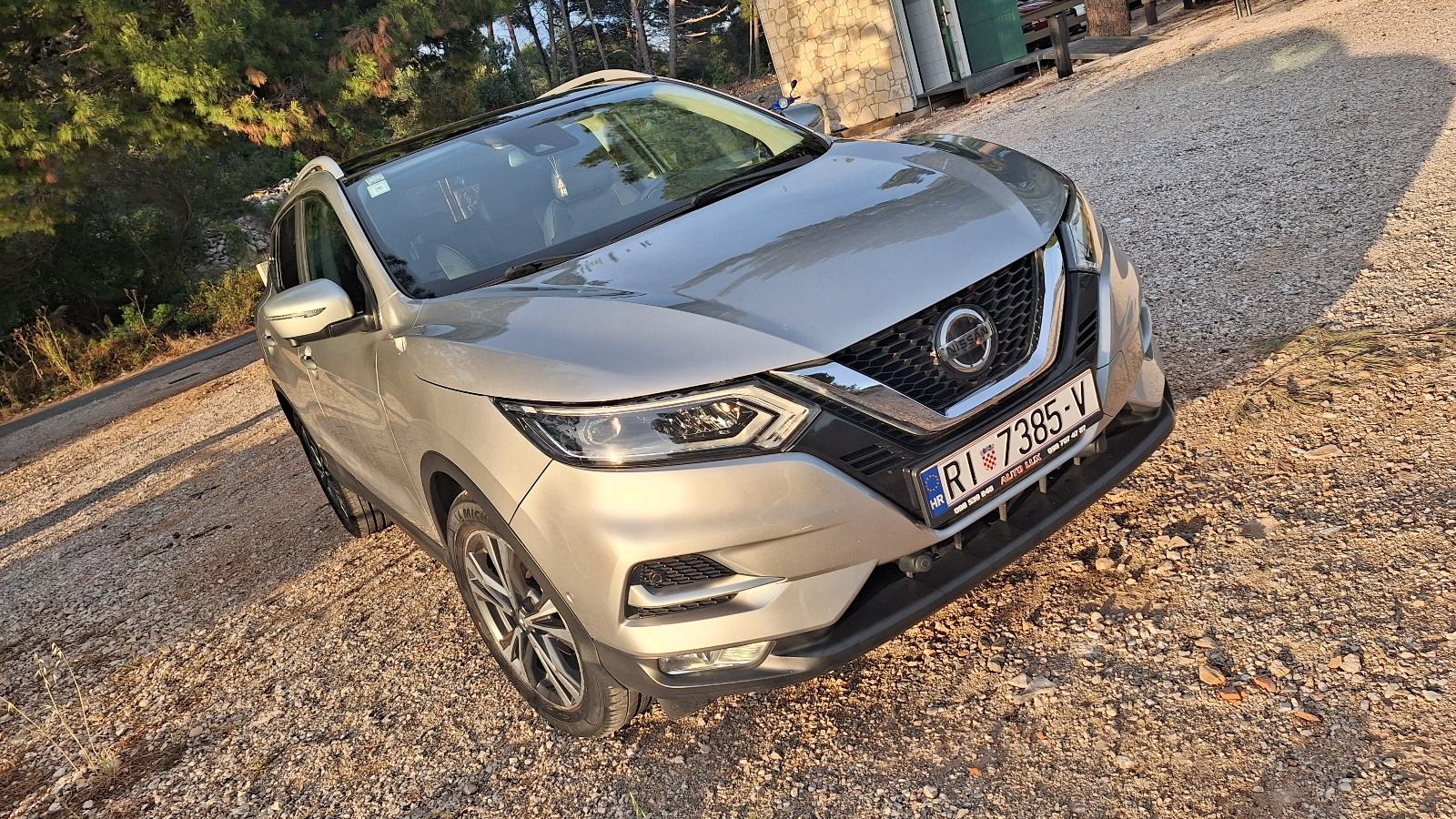 Nissan Qashqai 1,3 DIG-T, pogled izvana - slika 1