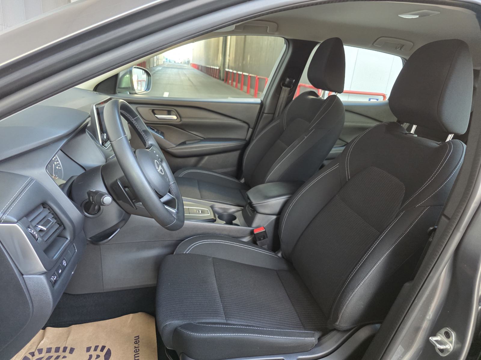 Nissan Qashqai 1.3 HEV**AUTOMATIC**ALU**LED**, fotografija 11