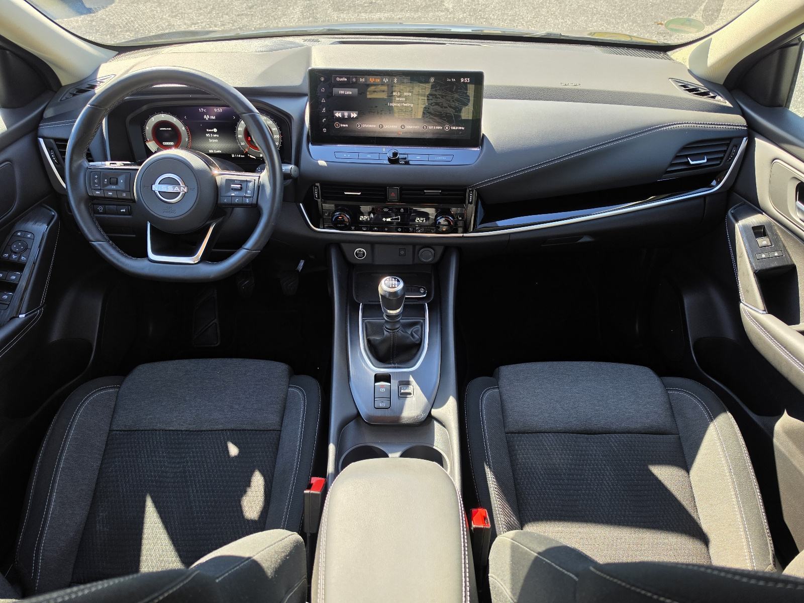 Nissan Qashqai 1.3 MHEV 22TKM,SERV.,NAVI.,LED,ALU.,KAM.360,VIRT.,N CON, fotografija 14