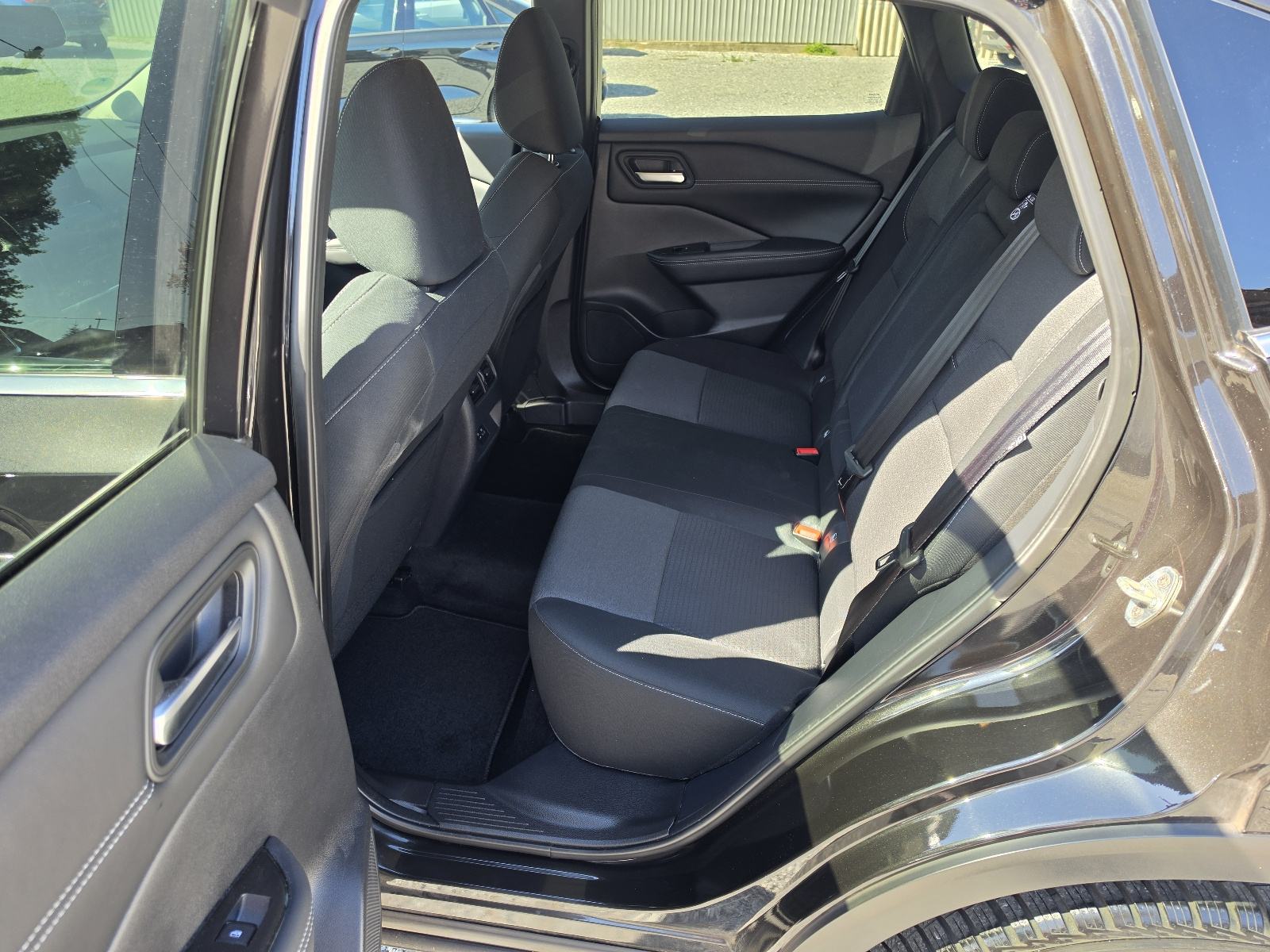 Nissan Qashqai 1.3 MHEV 22TKM,SERV.,NAVI.,LED,ALU.,KAM.360,VIRT.,N CON, fotografija 19