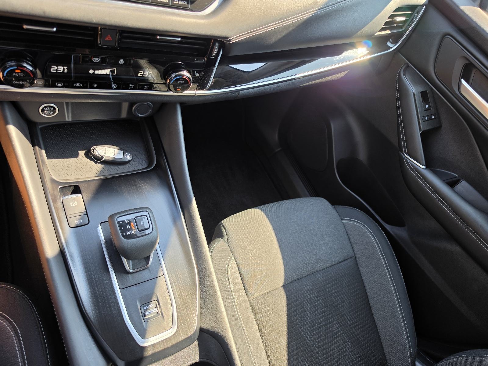 Nissan Qashqai 1.3 MHEV 41TKM,SERV.,NAVI.,LED,ALU.,VIRT,KAM.360,N CONN, fotografija 14