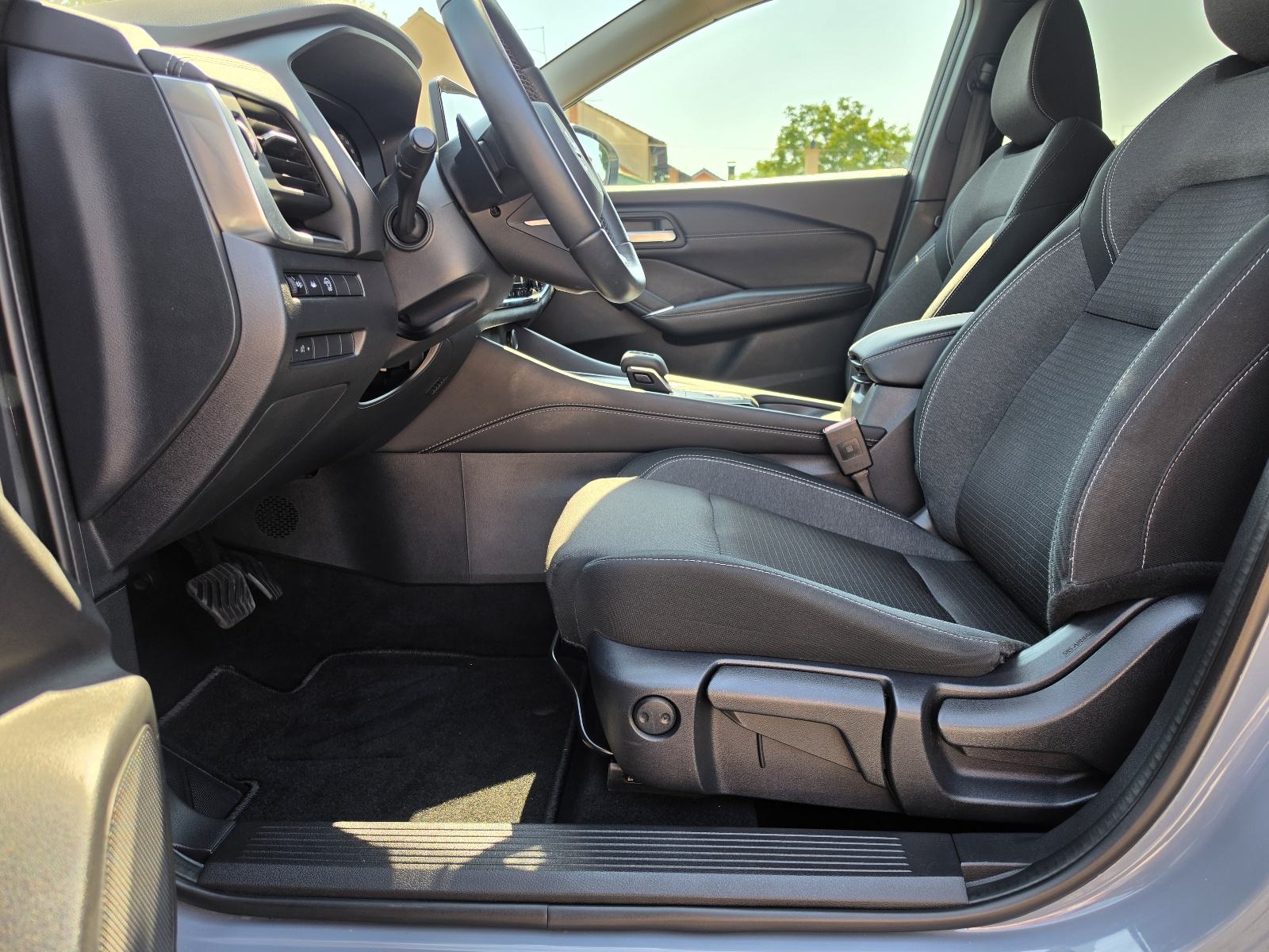 Nissan Qashqai 1.3 MHEV 41TKM,SERV.,NAVI.,LED,ALU.,VIRT,KAM.360,N CONN, fotografija 19