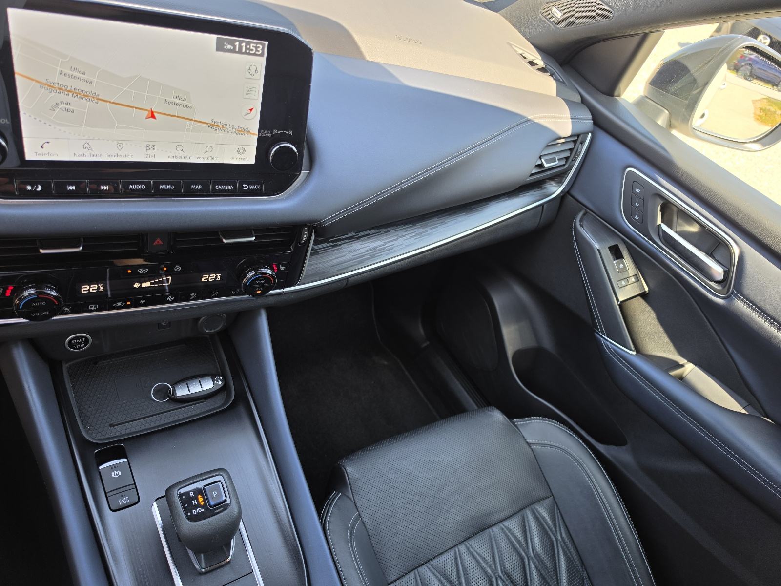 Nissan Qashqai 1.3 MHEV 48TKM,SERV.,NAVI.,LED,KAM.360,PANO,KOŽA,TEKNA+, fotografija 12