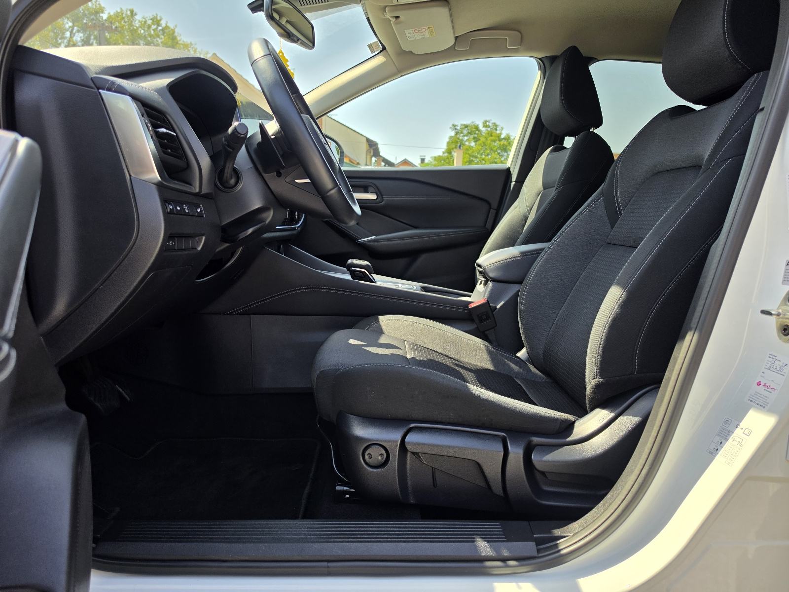 Nissan Qashqai 1.3 MHEV 52TKM,SERV.,NAVI.,LED,VIRT,PDC,KAM.360,PERLA,N, fotografija 17