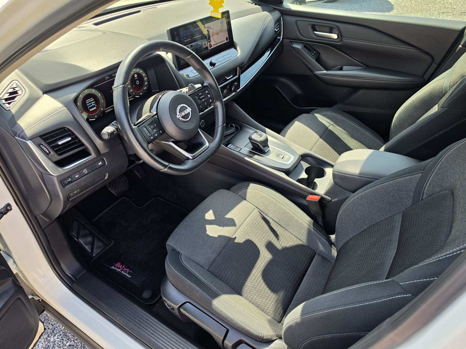 Nissan Qashqai 1.3 MHEV 52TKM,SERV.,NAVI.,LED,VIRT,PDC,KAM.360,PERLA,N, fotografija 16
