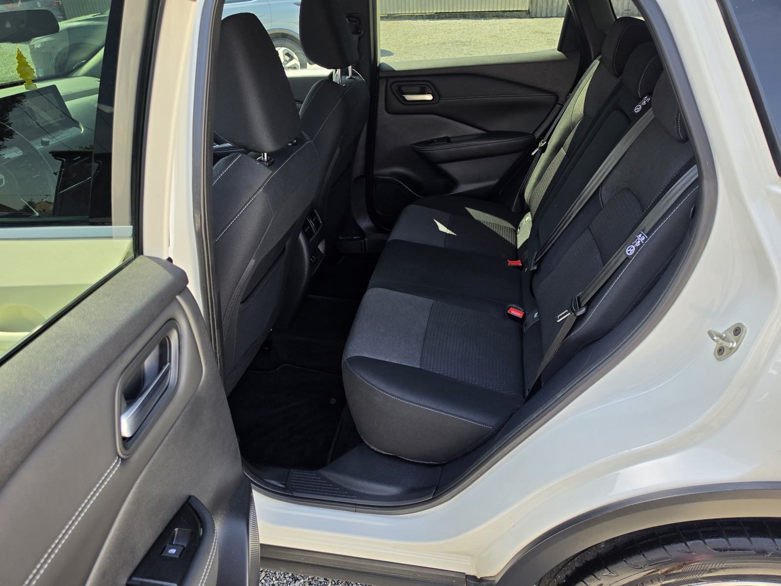 Nissan Qashqai 1.3 MHEV 52TKM,SERV.,NAVI.,LED,VIRT,PDC,KAM.360,PERLA,N, fotografija 19
