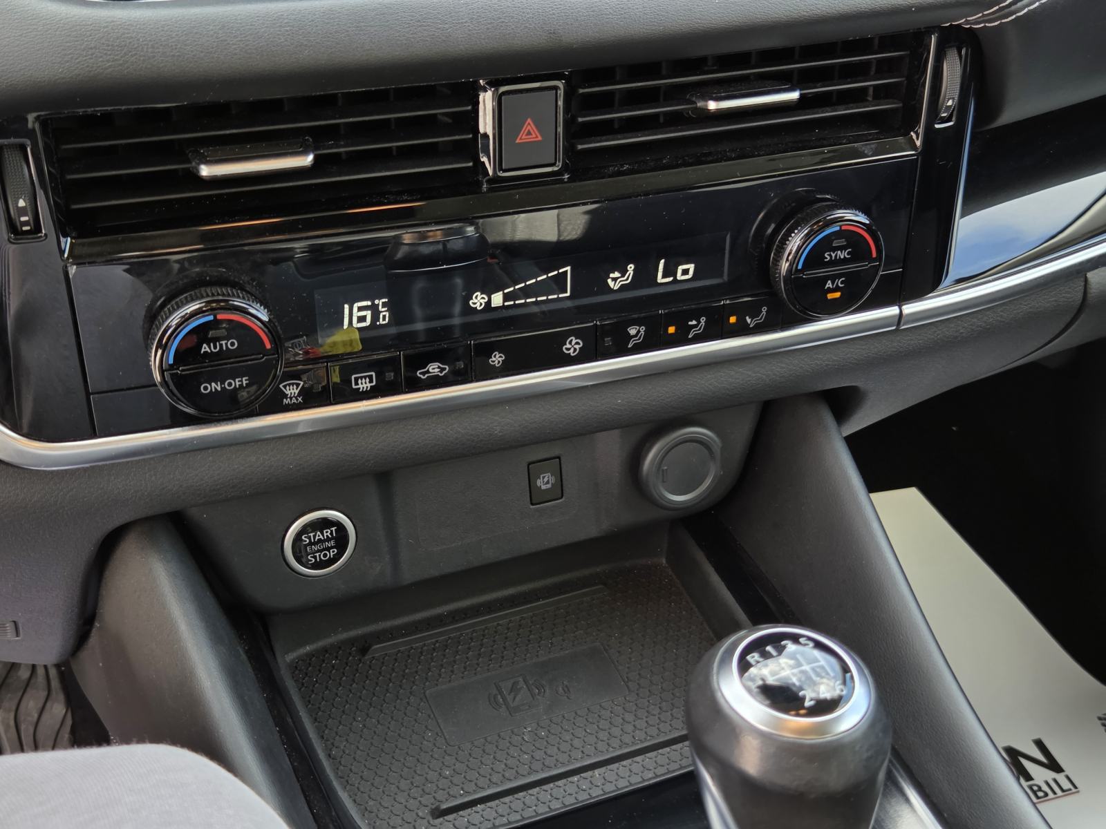 Nissan Qashqai 1,3 N-Connecta I 360 KAM I VIRTUAL I, fotografija 12