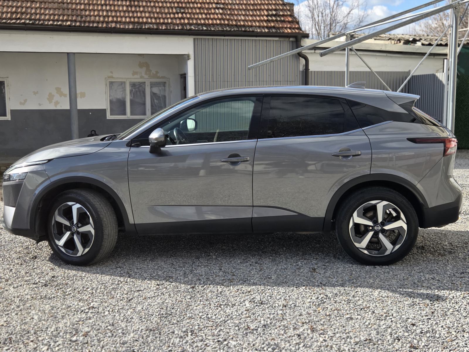 Nissan Qashqai 1,3 N-Connecta I 360 KAM I VIRTUAL I, fotografija 2