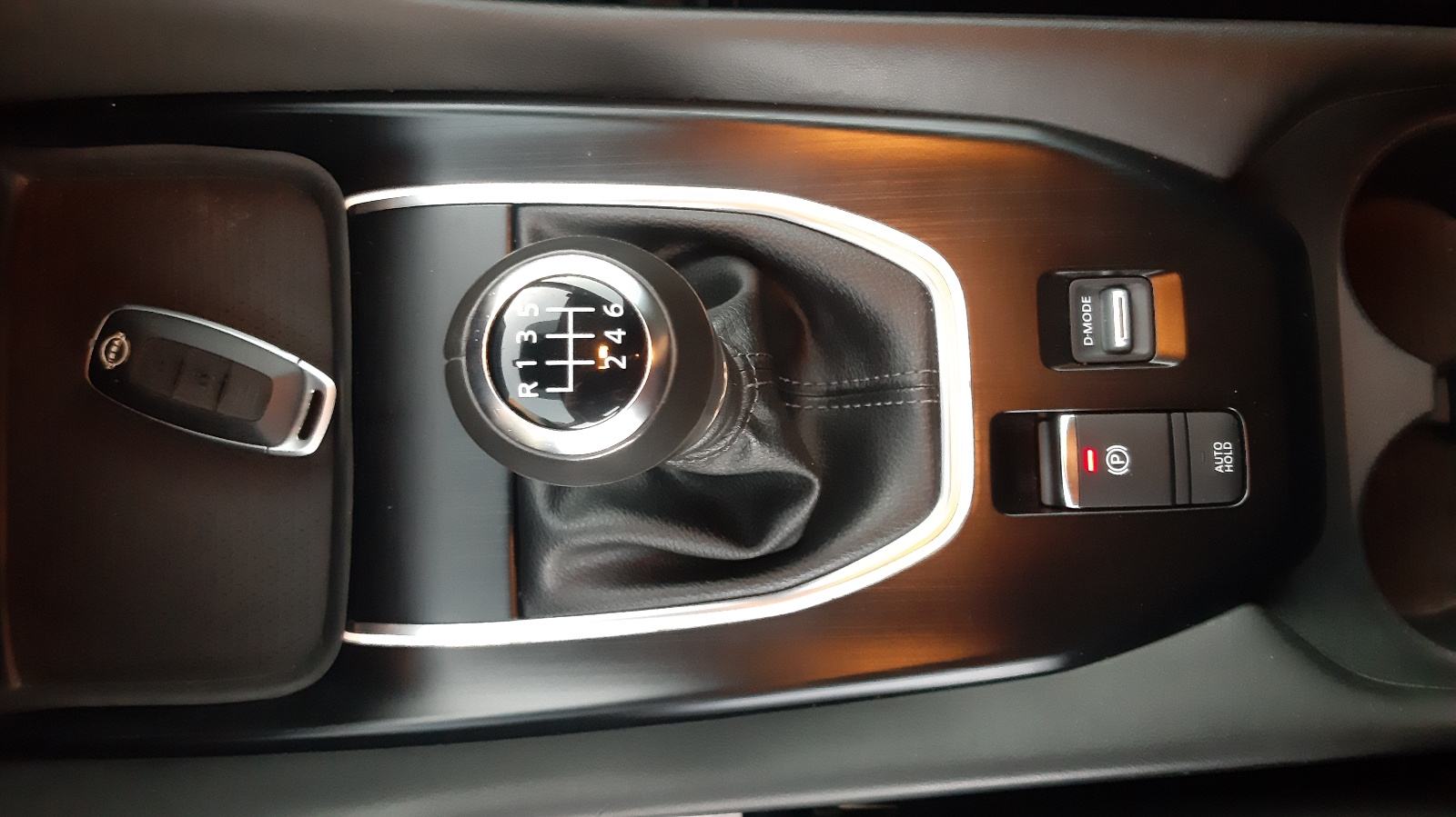 Nissan Qashqai 1.3-N CONNECTA-DVOBOJAN-KAMERA 360-VELIKA MEDIA-LED, fotografija 16