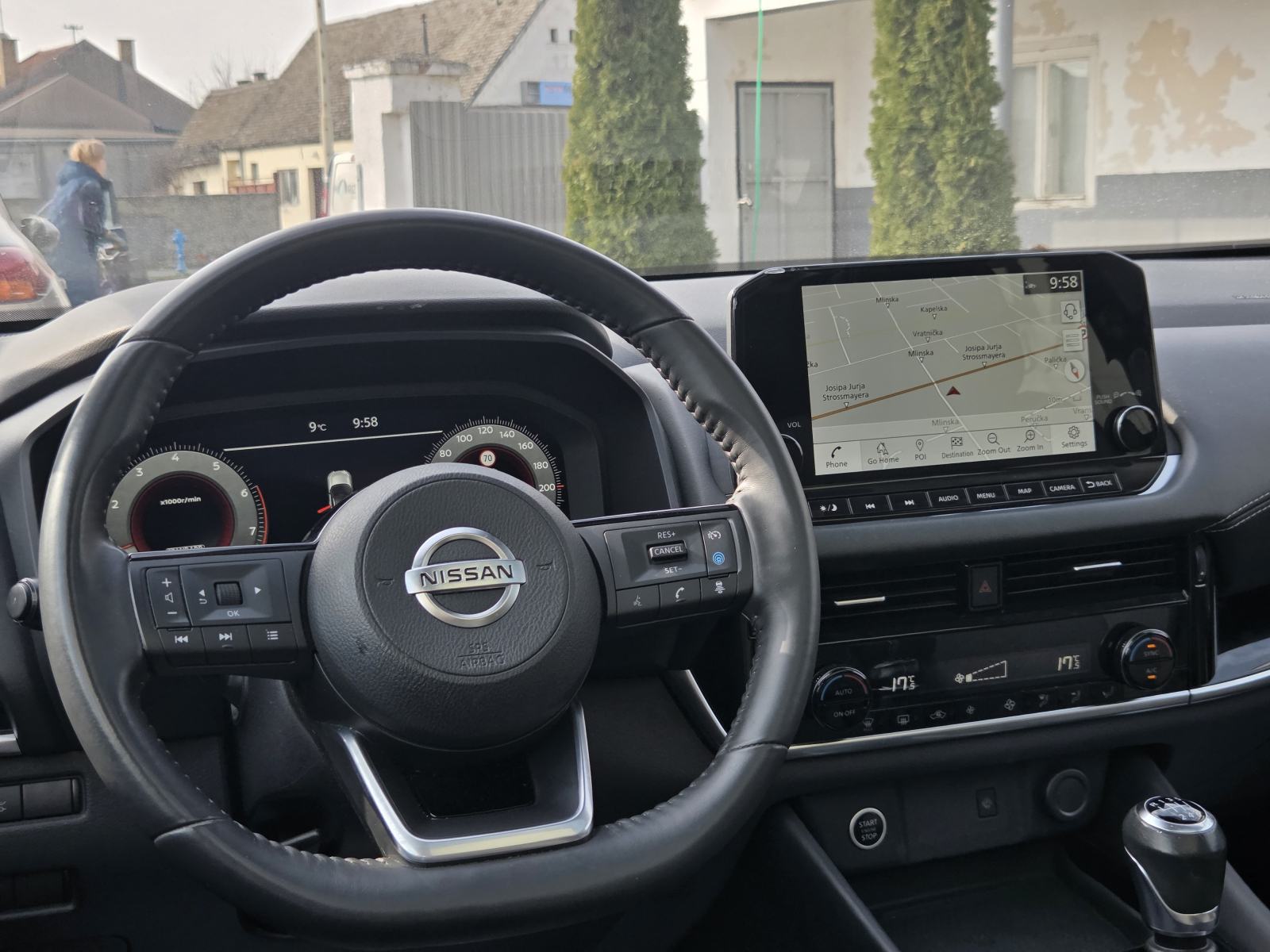 Nissan Qashqai 1,3 N-Connecta I PANO I VIRTUAL I HEAD UP I ACC i 360°, fotografija 19