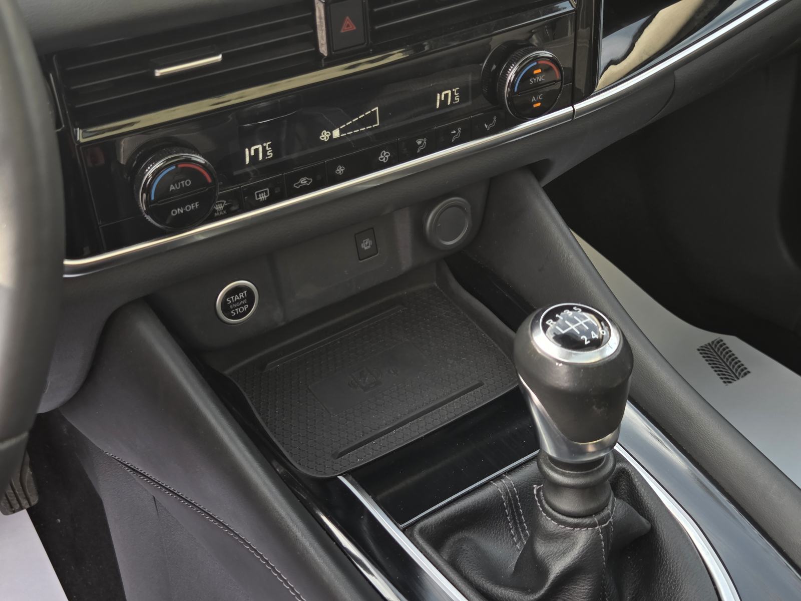 Nissan Qashqai 1,3 N-Connecta I PANO I VIRTUAL I HEAD UP I ACC i 360°, fotografija 15