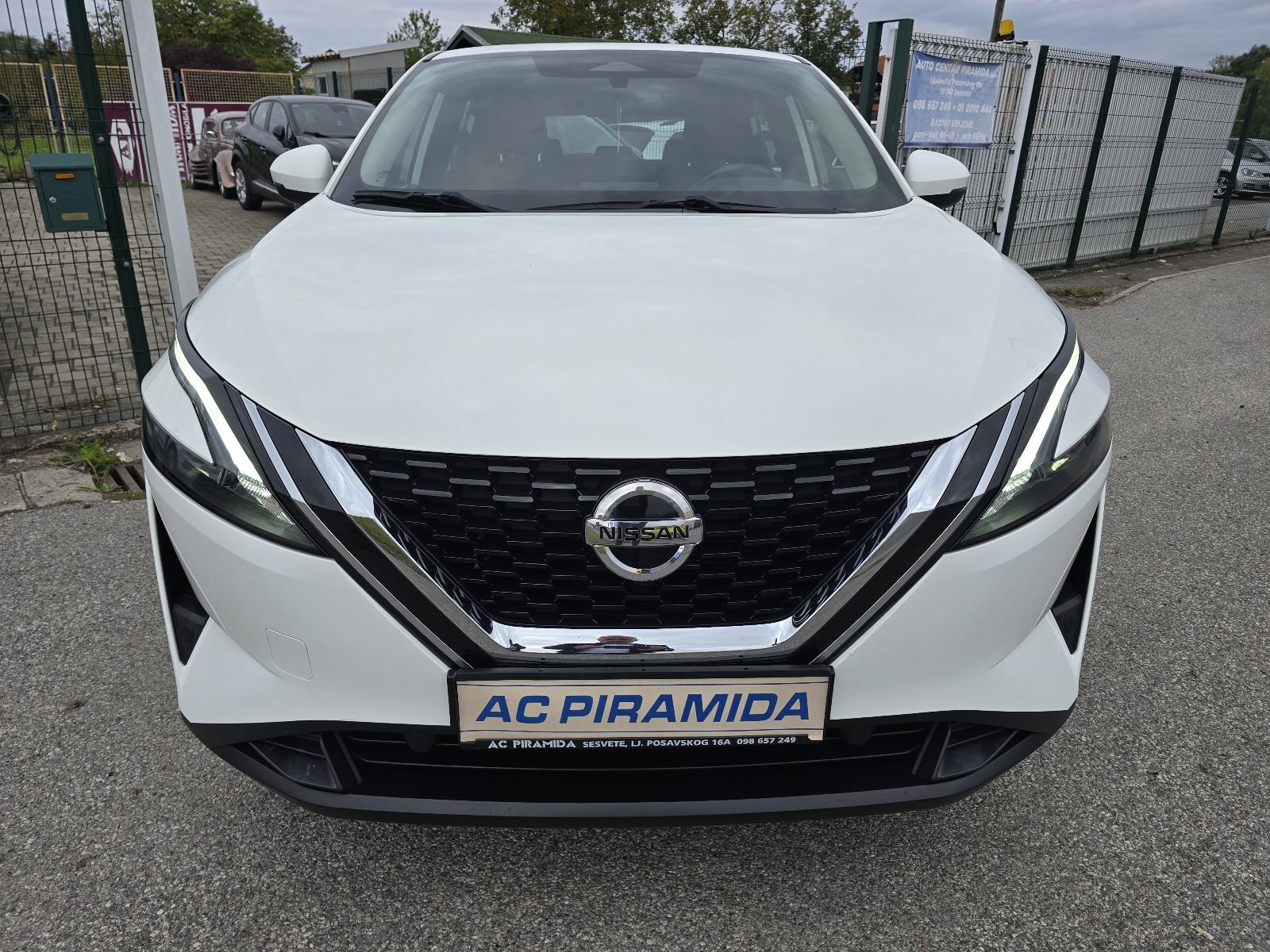 Nissan Qashqai 1,3 MHEV ●1 VLASNIK●SERVISNA●U PDV-u●●AKCIJA●●, fotografija 2