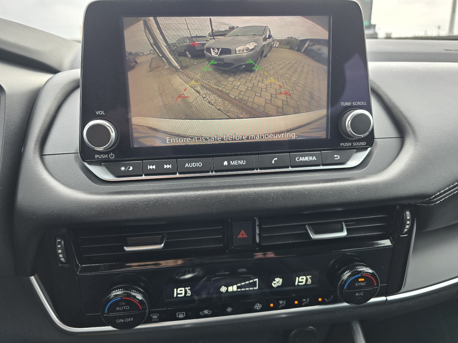 Nissan Qashqai 1,3 MHEV ●1 VLASNIK●SERVISNA●U PDV-u●●AKCIJA●●, fotografija 16