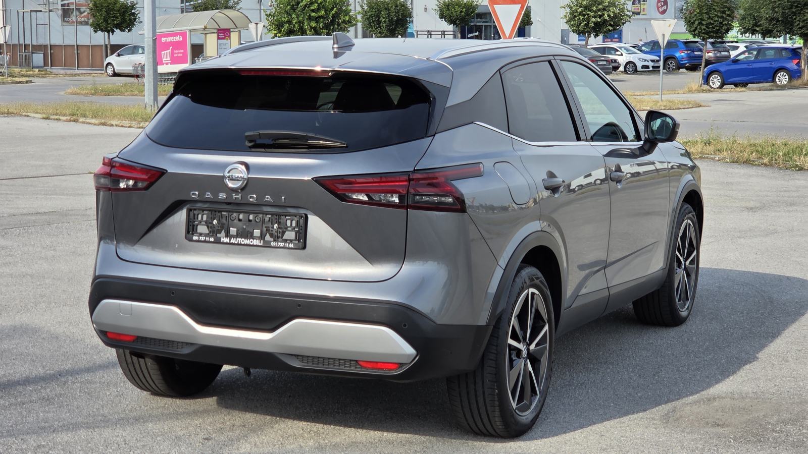 Nissan Qashqai 1.3 TEKNA PLUS 89TKM SERV LED NAVI KAMERA PANORAMA VIRT, fotografija 7
