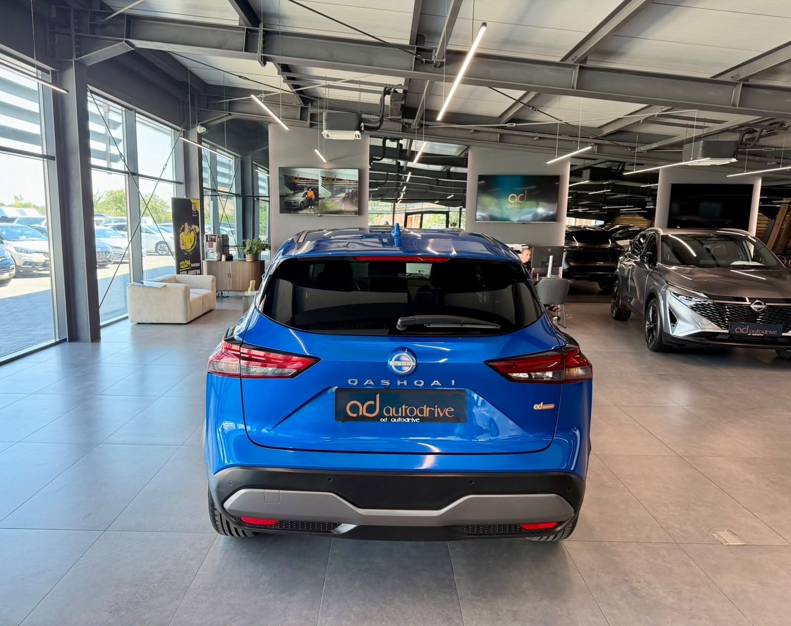 Nissan Qashqai 1.3 DIG-T NAVI •VIRTUAL • ALU 16"• KAMERA • LEASING, fotografija 6