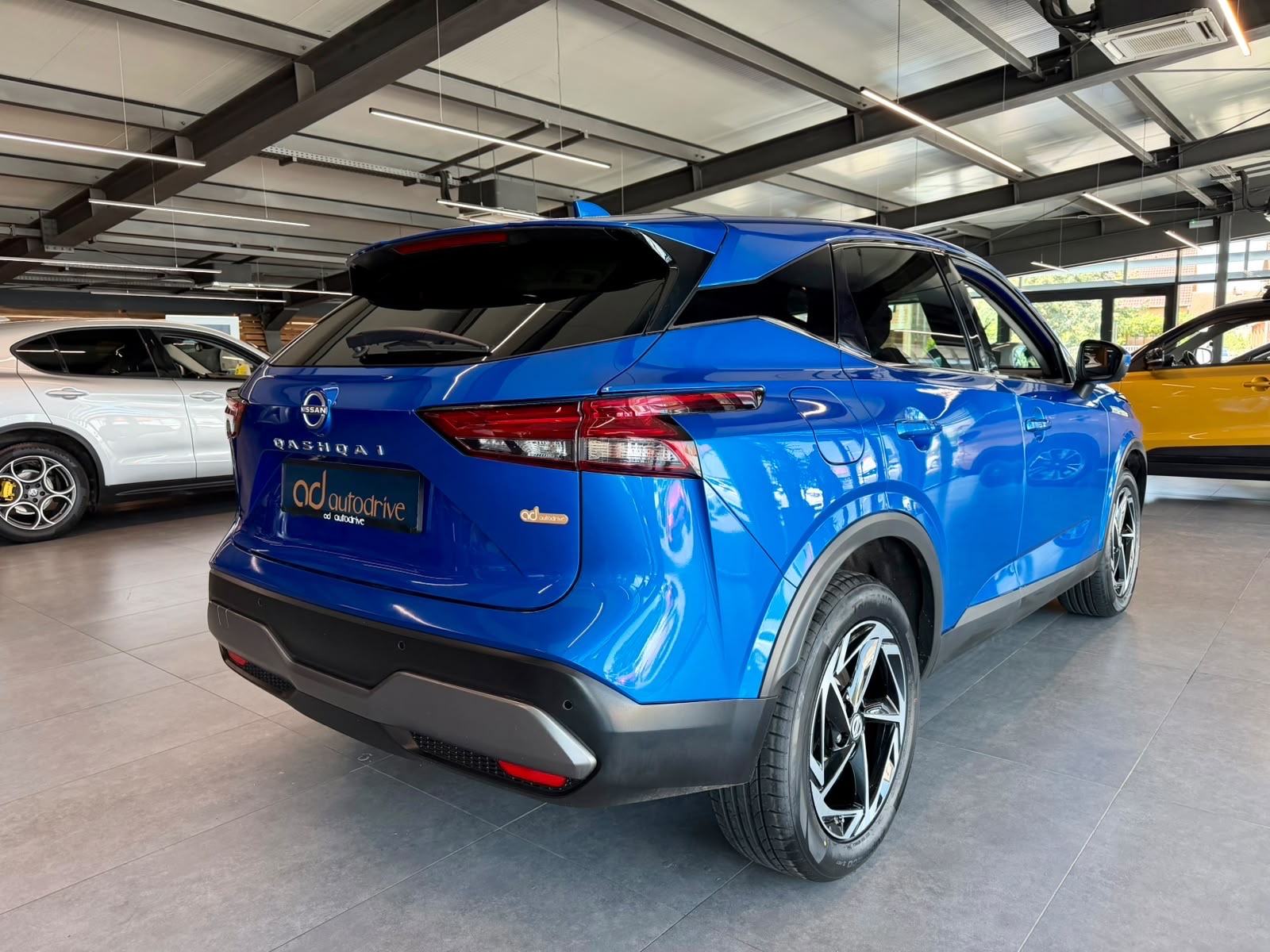 Nissan Qashqai 1.3 DIG-T NAVI •VIRTUAL • ALU 16"• KAMERA • LEASING, fotografija 8