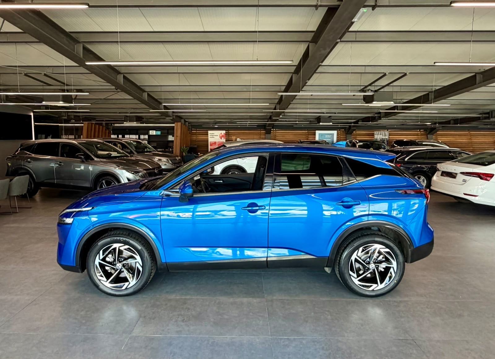 Nissan Qashqai 1.3 DIG-T NAVI •VIRTUAL • ALU 16"• KAMERA • LEASING, fotografija 4