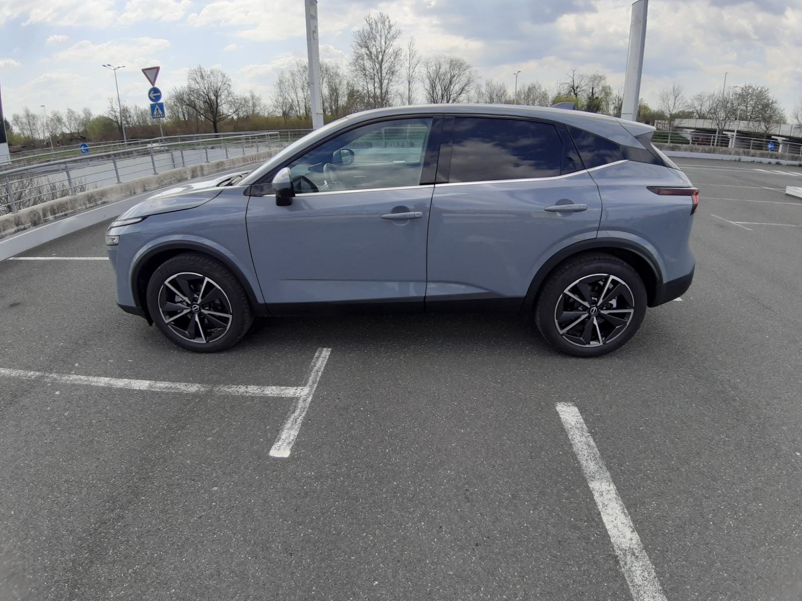 NISSAN QASHQAI 1.3 TEKNA - AUT-HUP- ACC-ProPILOT-LED-NAVY - KAM 360, fotografija 2