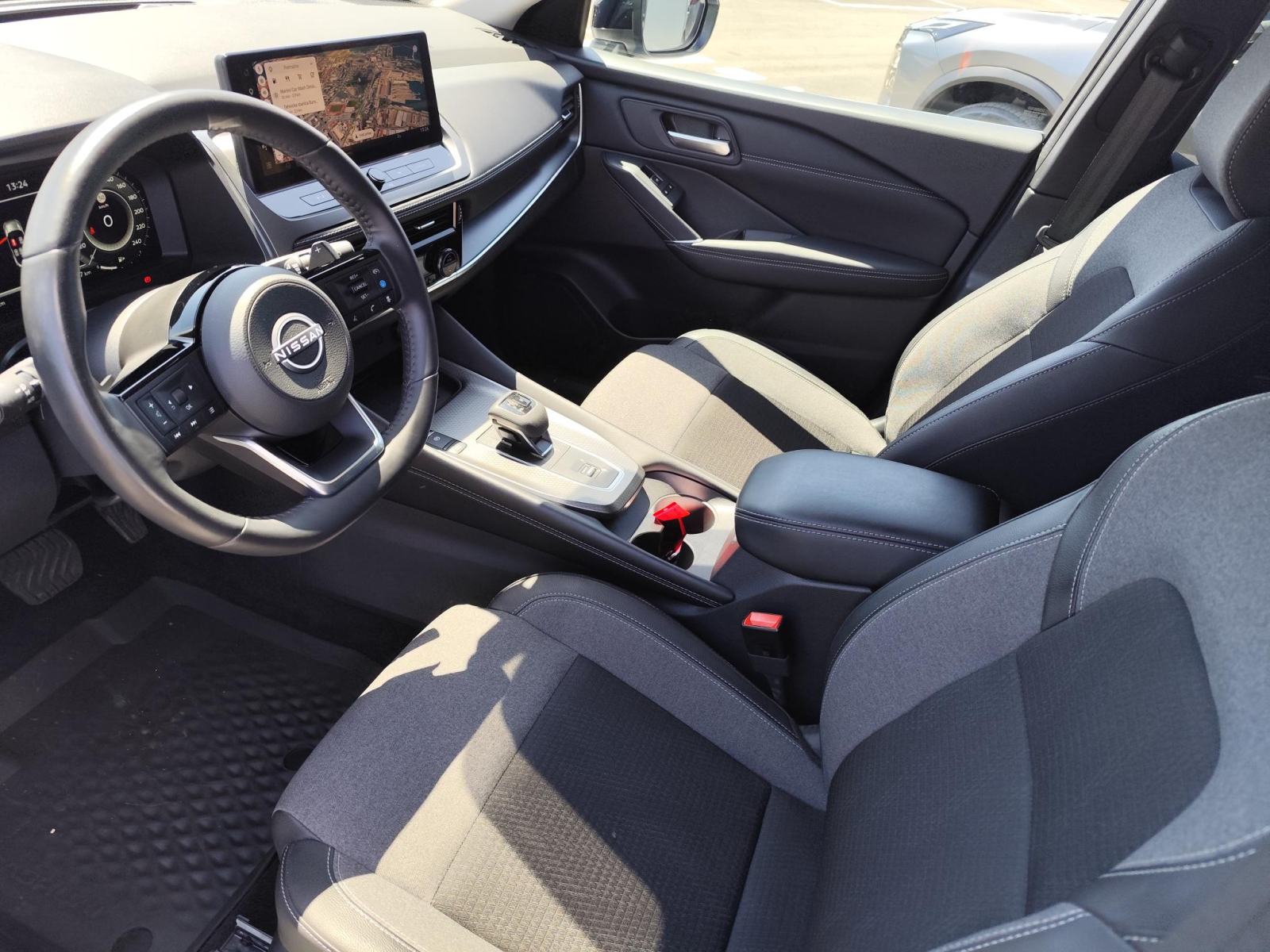 Nissan Qashqai 1.3 x-tronic N-connecta **DEMO, fotografija 5