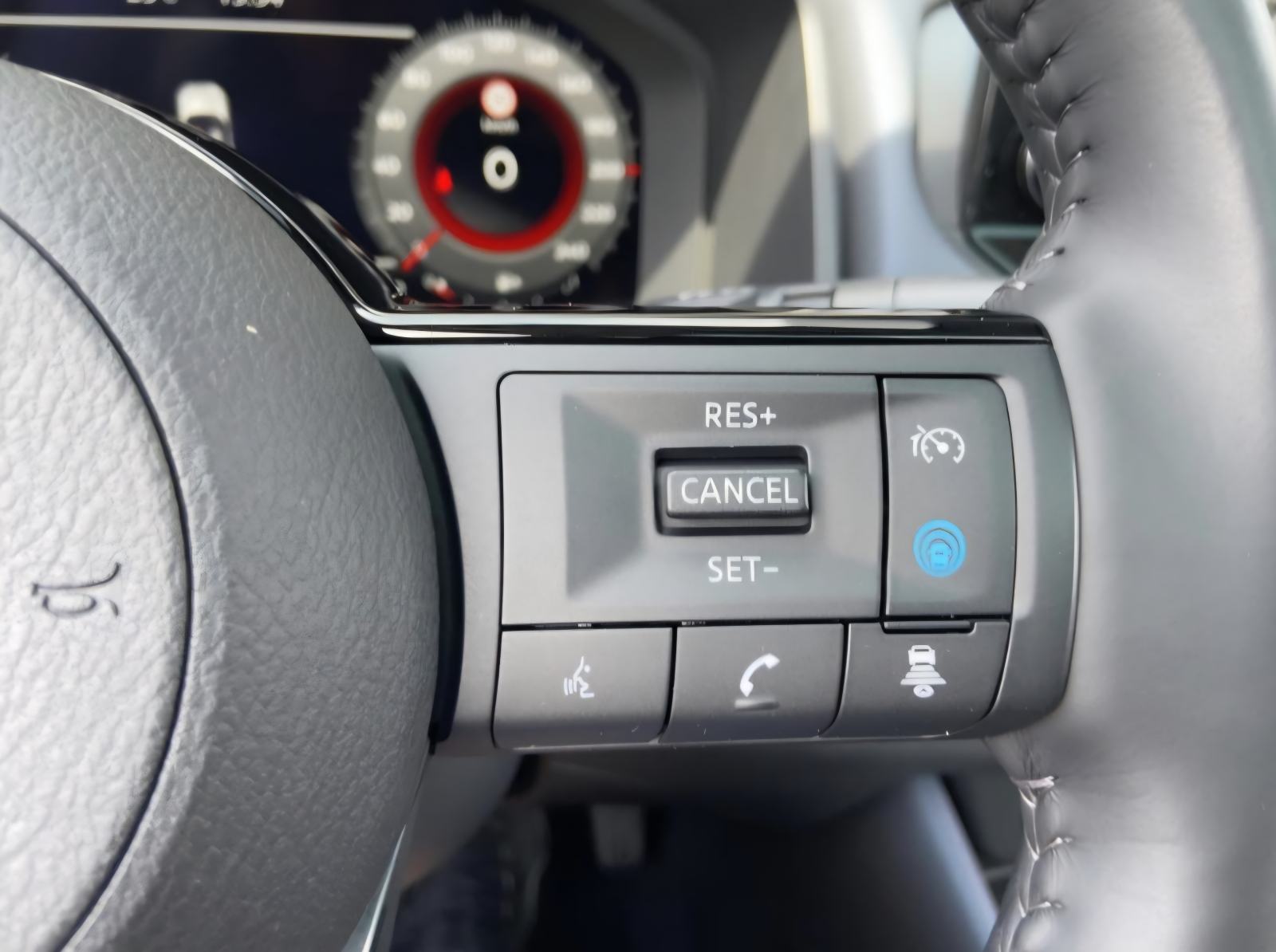 Nissan Qashqai 1,3MHEV,71TKM,NAVI,LED,KAMERA,ALU,PANO,GR.SJEDALA,TEKNA, fotografija 10