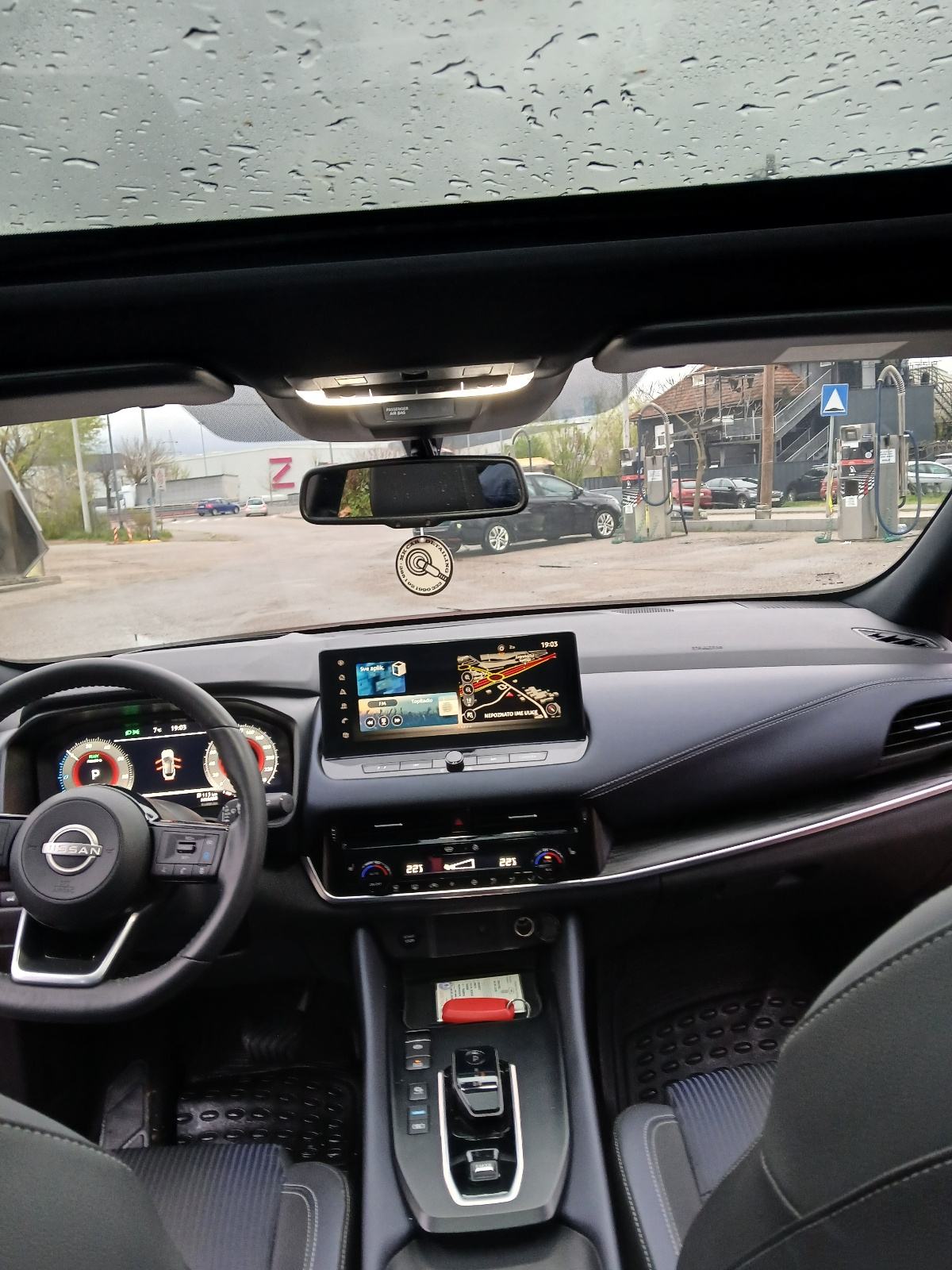 Nissan Qashqai 1.5 automatik, fotografija 12