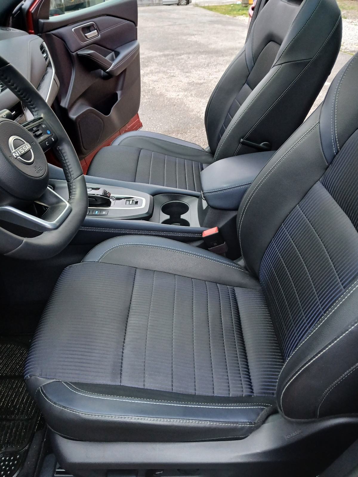 Nissan Qashqai 1.5 automatik, fotografija 15