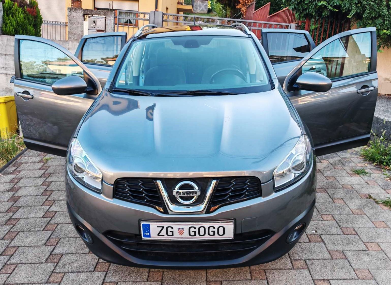 Nissan Qashqai 1,5 dCi 2011. PANORAMA, ALU 17", VELIKI SERVIS UREDAN, fotografija 3