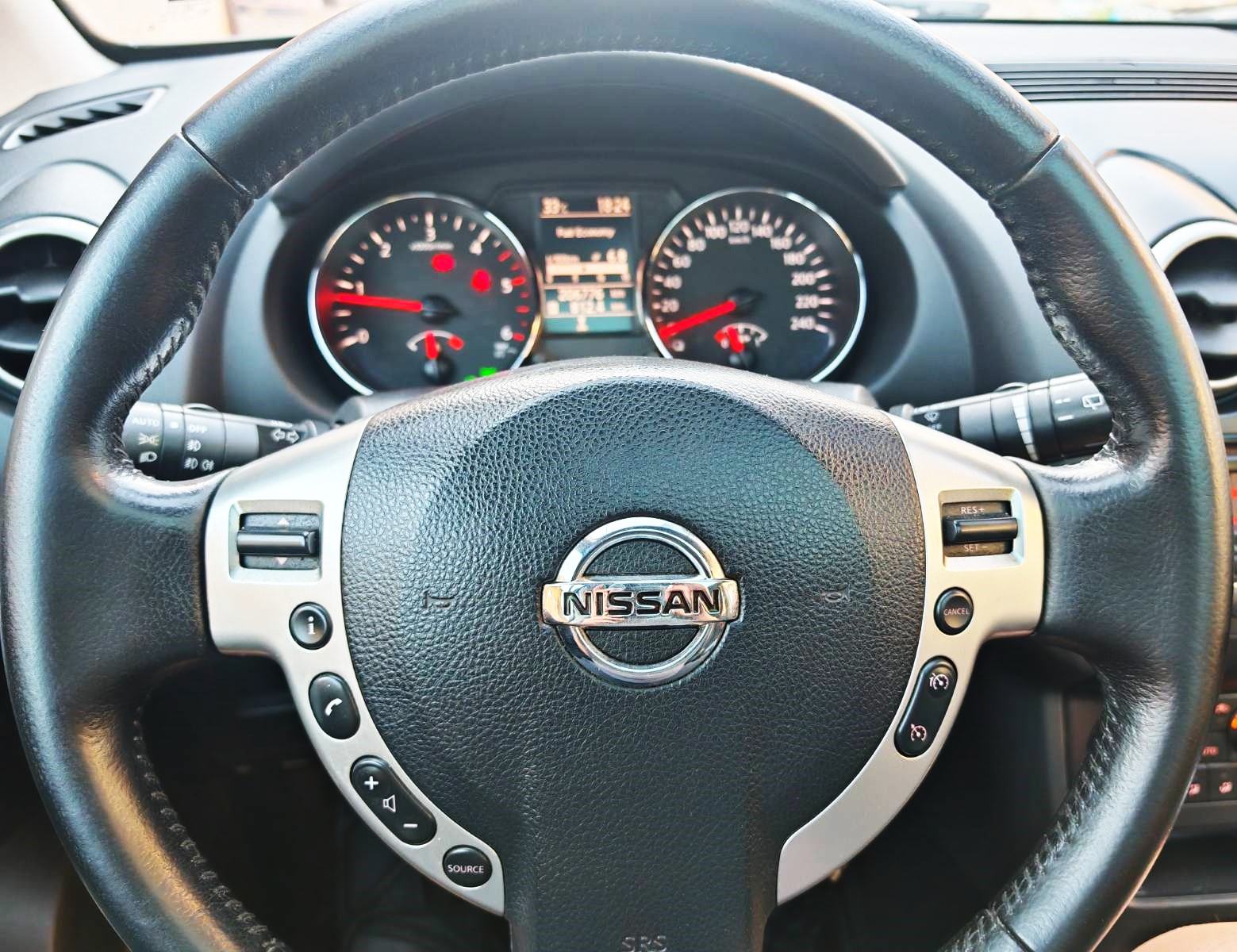 Nissan Qashqai 1,5 dCi 2011. PANORAMA, ALU 17", VELIKI SERVIS UREDAN, fotografija 17