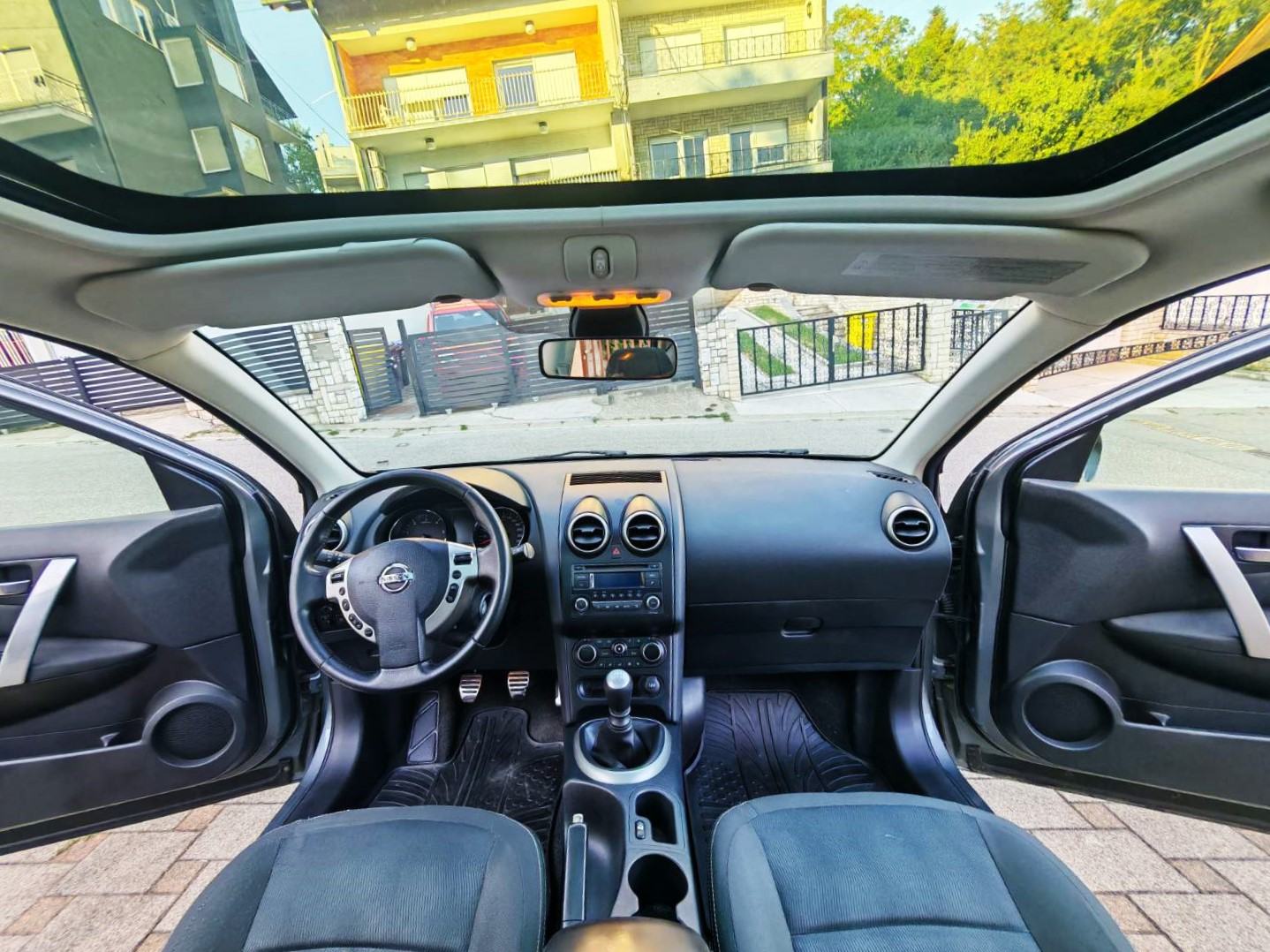Nissan Qashqai 1,5 dCi 2011. PANORAMA, ALU 17", VELIKI SERVIS UREDAN, fotografija 16