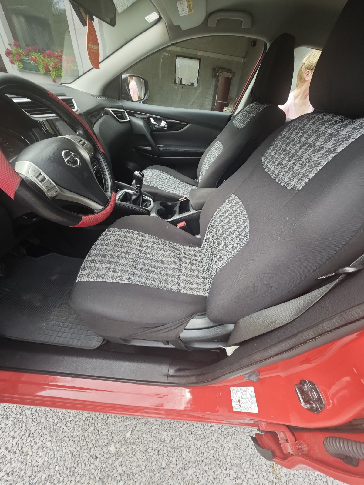 Nissan Qashqai 1,5 dCi 2015.godina, super stanje, fotografija 8