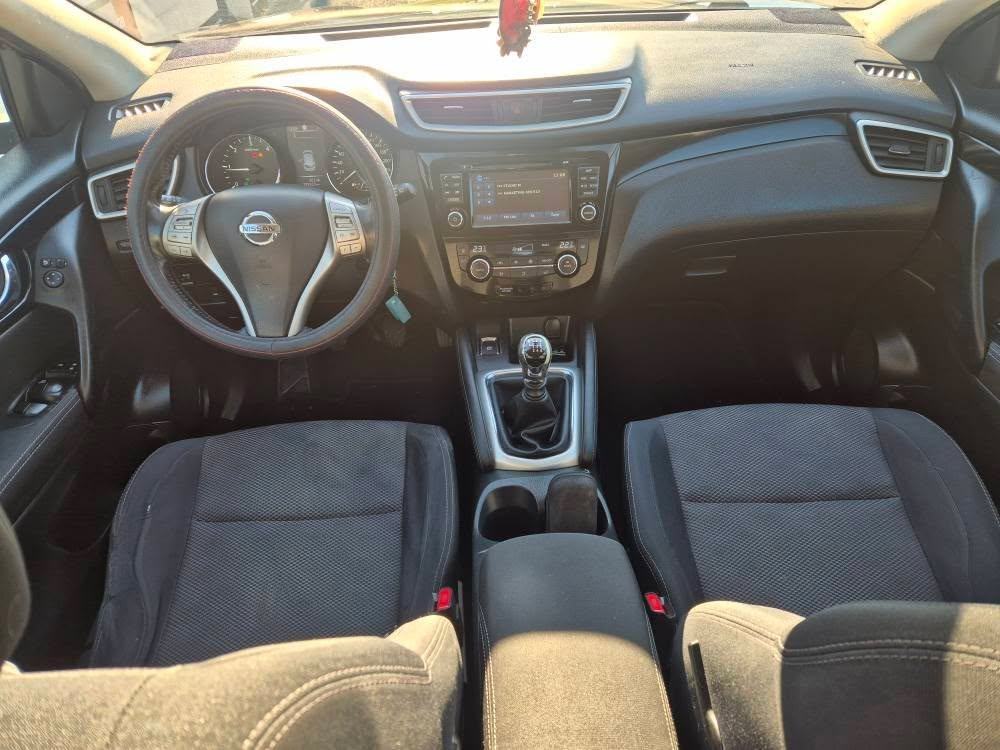 Nissan Qashqai 1,5 dCi 360,klima,veliki i mali servis,reg 4/27,odličan, fotografija 4